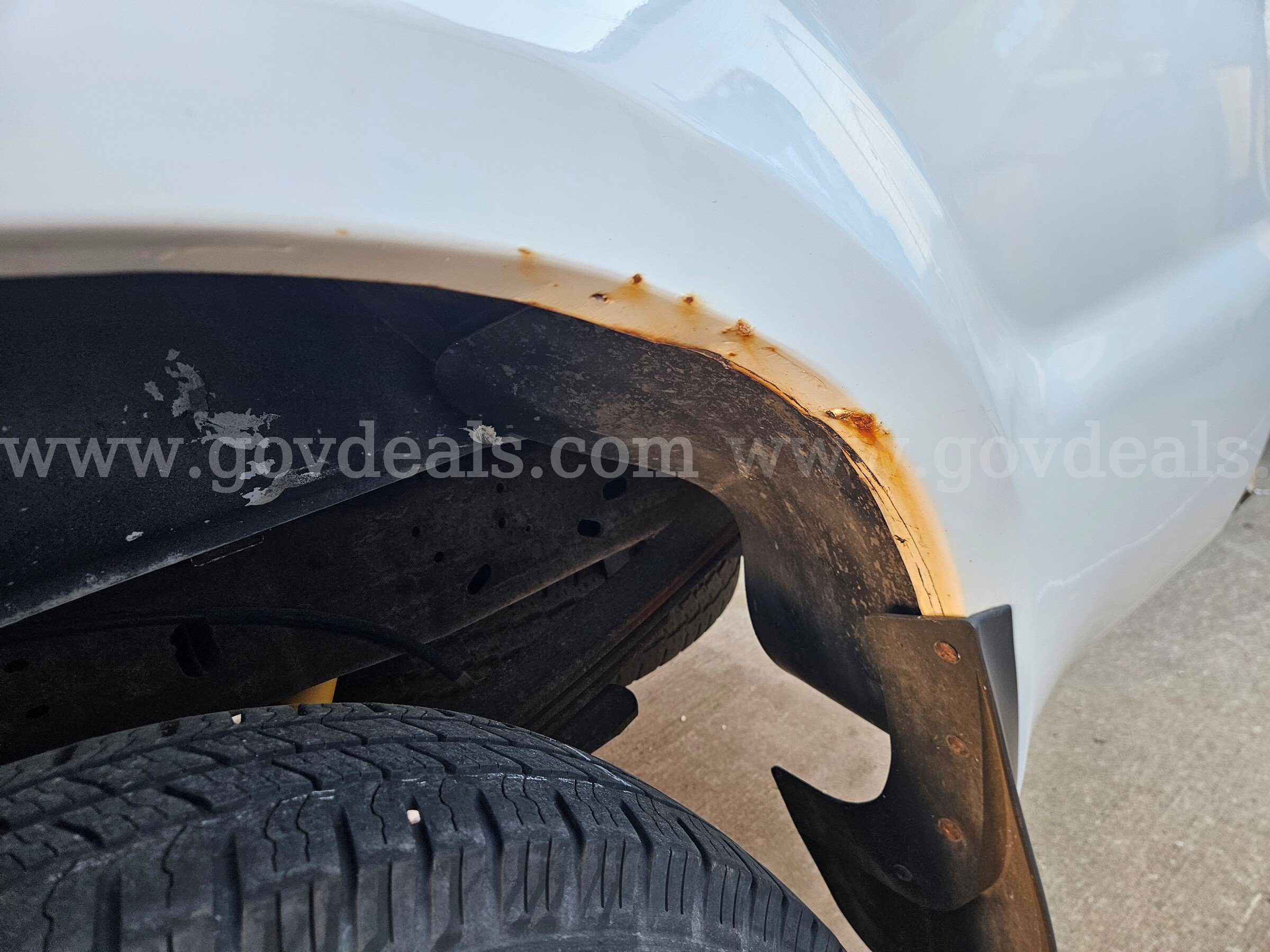 2004 Ford F-250 SD XL 2WD Ford F-250 Government Surplus Auction - Photo #3