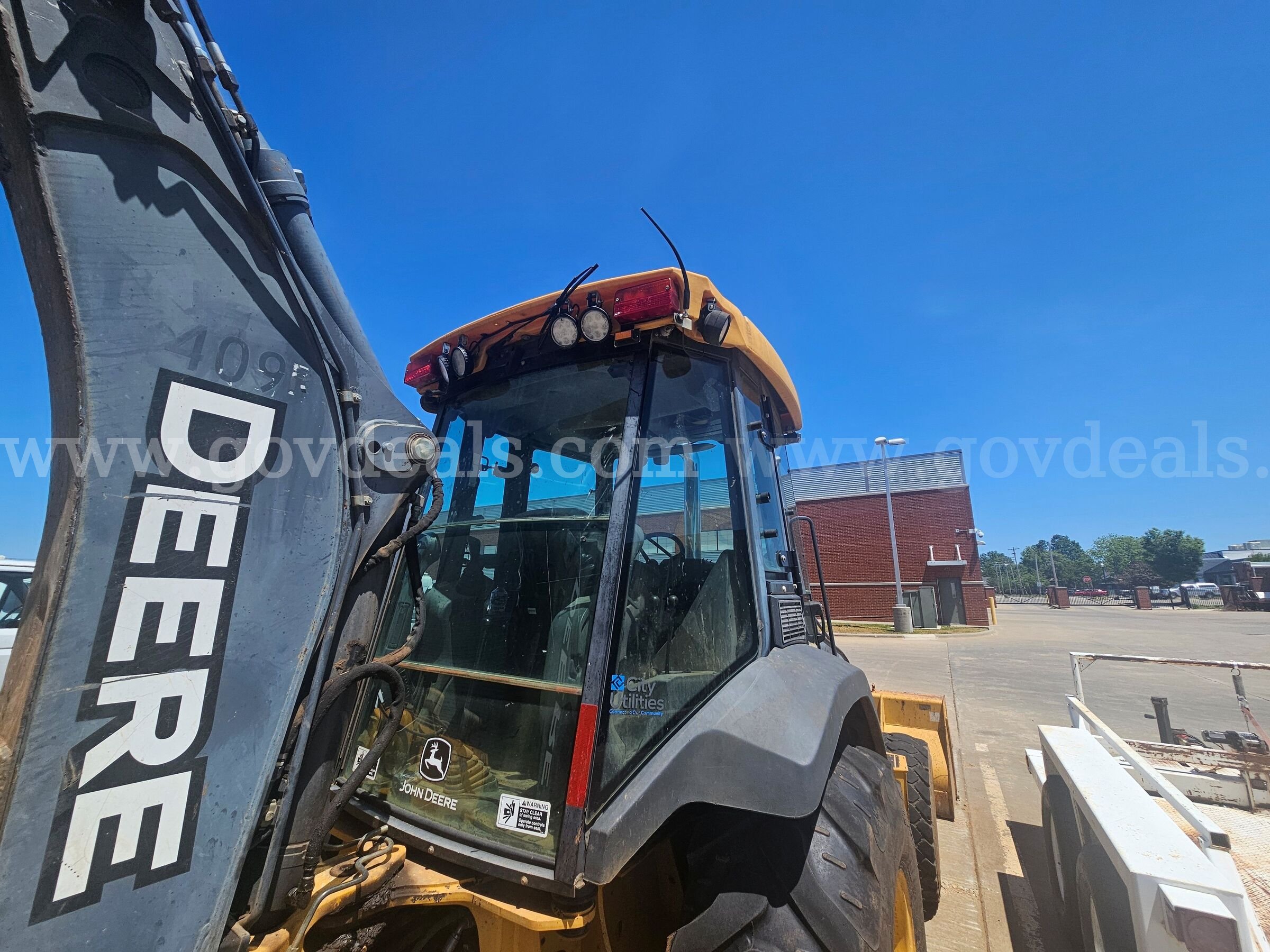 2012 John Deere 310SK Loader Backhoe John Deere 310SK Government Surplus Auction - Photo #2