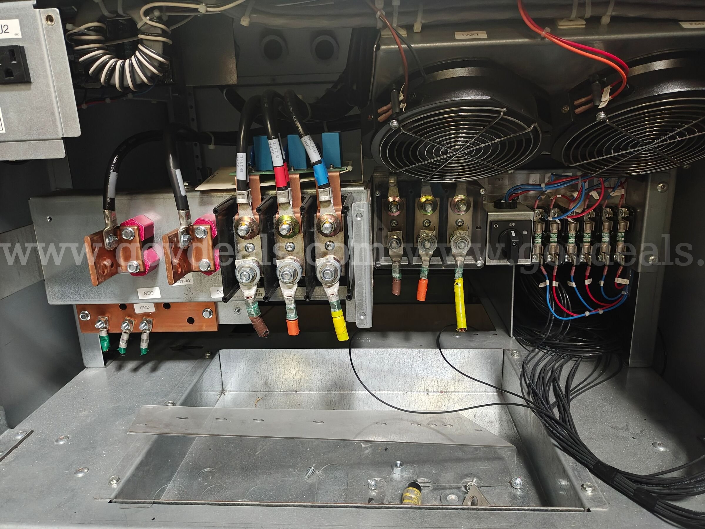 MGE Comet 65 kVA Uninterruptible Power Supply unit MGE UPS Systems Comet 72-160800-44 65 Government Surplus Auction - Photo #4
