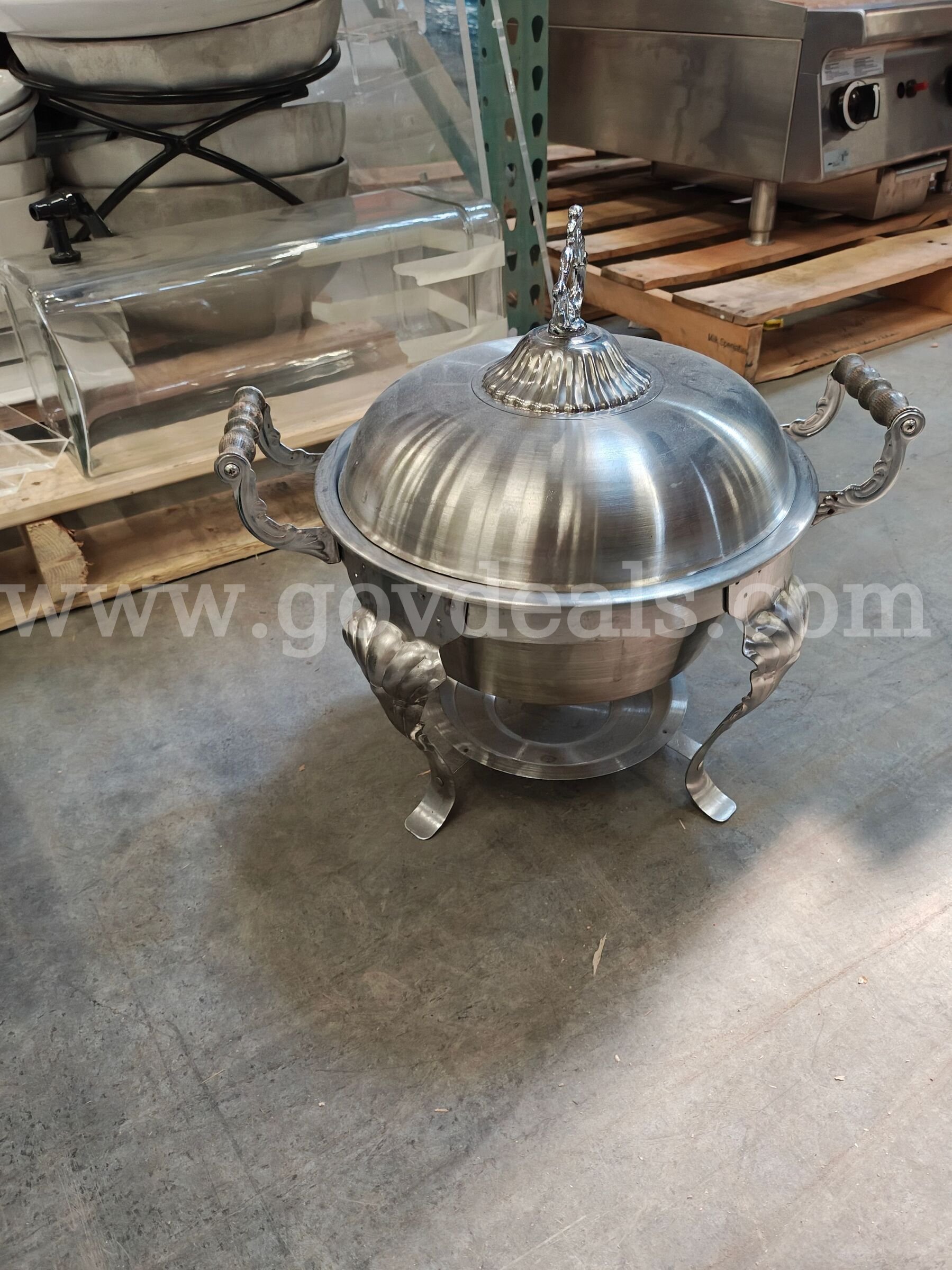 Bulk Lot of Commercial Catering Ware & Kitchen Supplies - Plates, Bowls, Flatware, Cups, etc   Government Surplus Auction - Photo #6