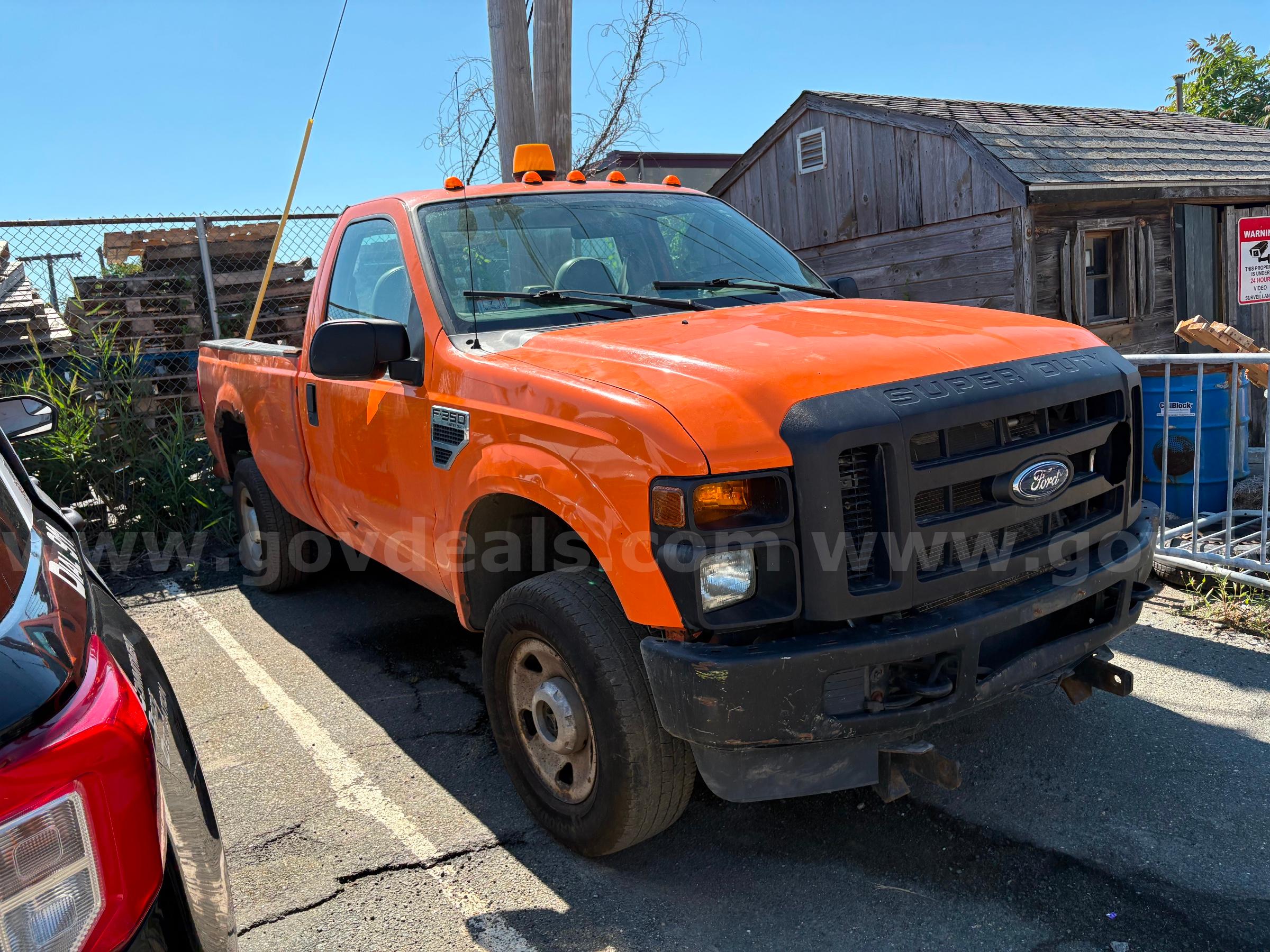 2008 Ford F-350 SD Ford F-350 Government Surplus Auction - Photo #2
