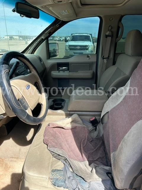 2008 Ford F-150 4x4 Crew Cab Short Bed Pickup – 212K Miles – Engine Needs Repair Ford F-150 Government Surplus Auction - Photo #2