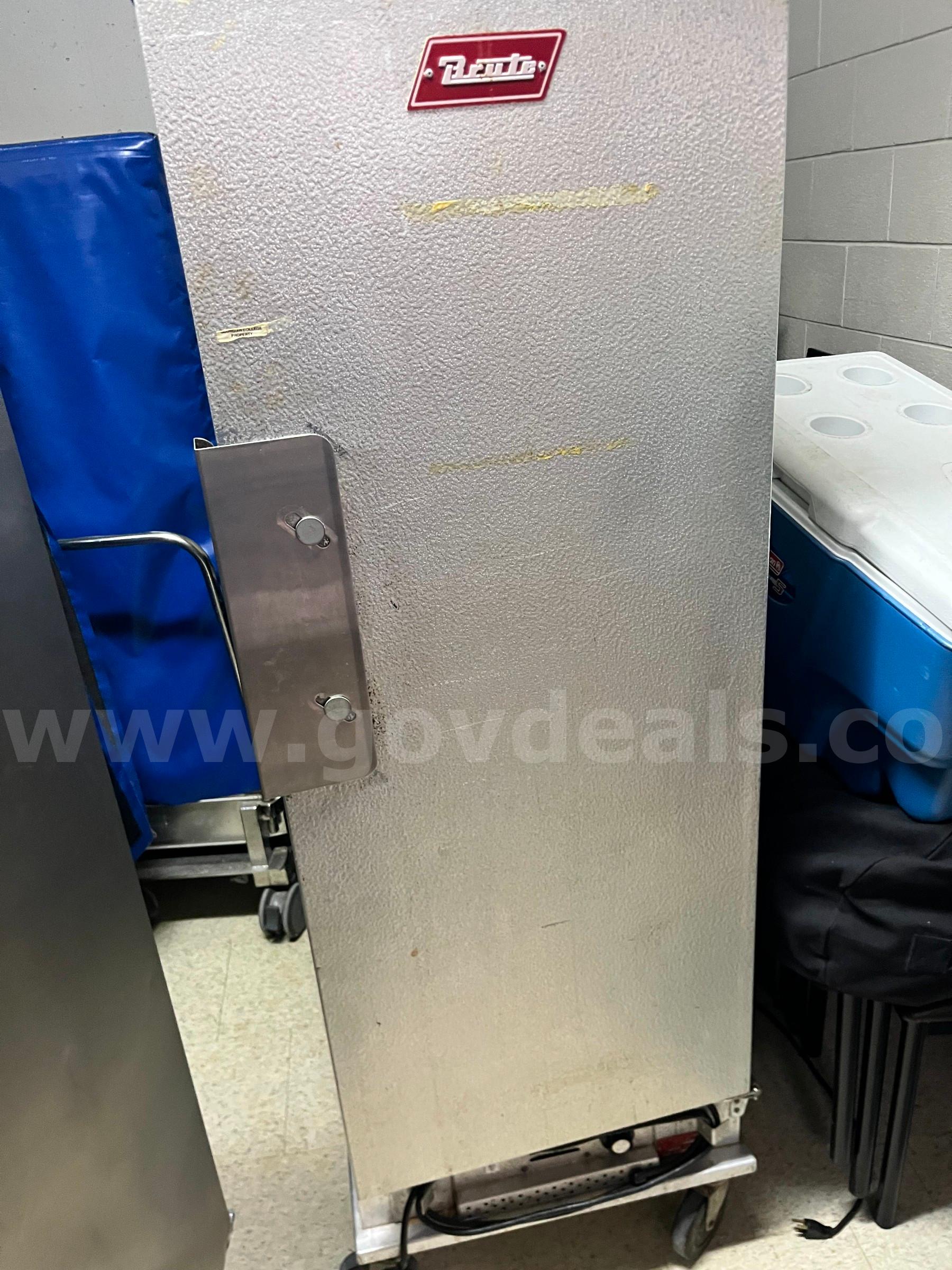 BRUTE Proofer / Transport Cabinet Brute BR2064 Government Surplus Auction - Photo #3