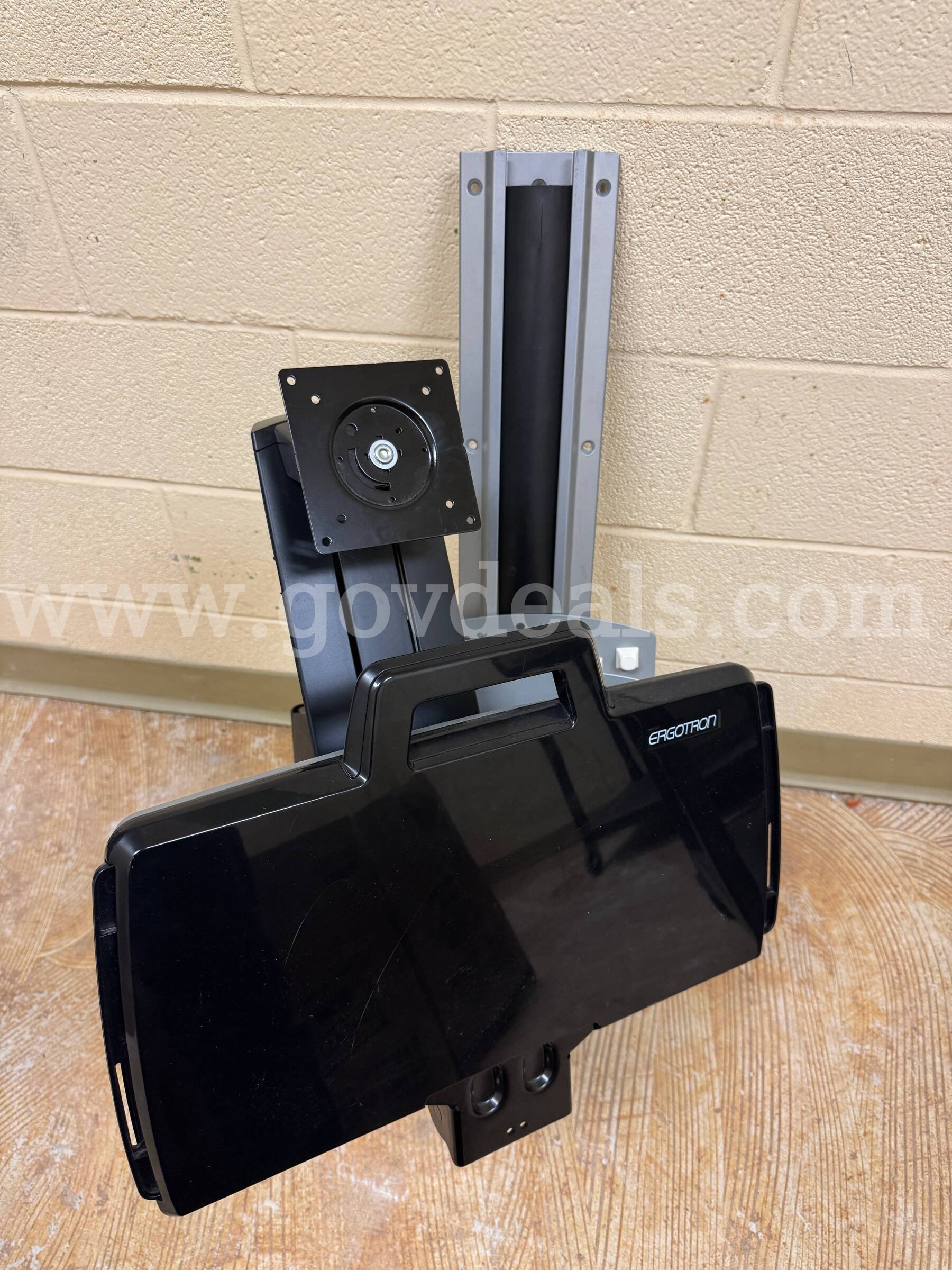 Ergotron 200 Series Combo Arm Ergotron 200 Government Surplus Auction - Primary Photo