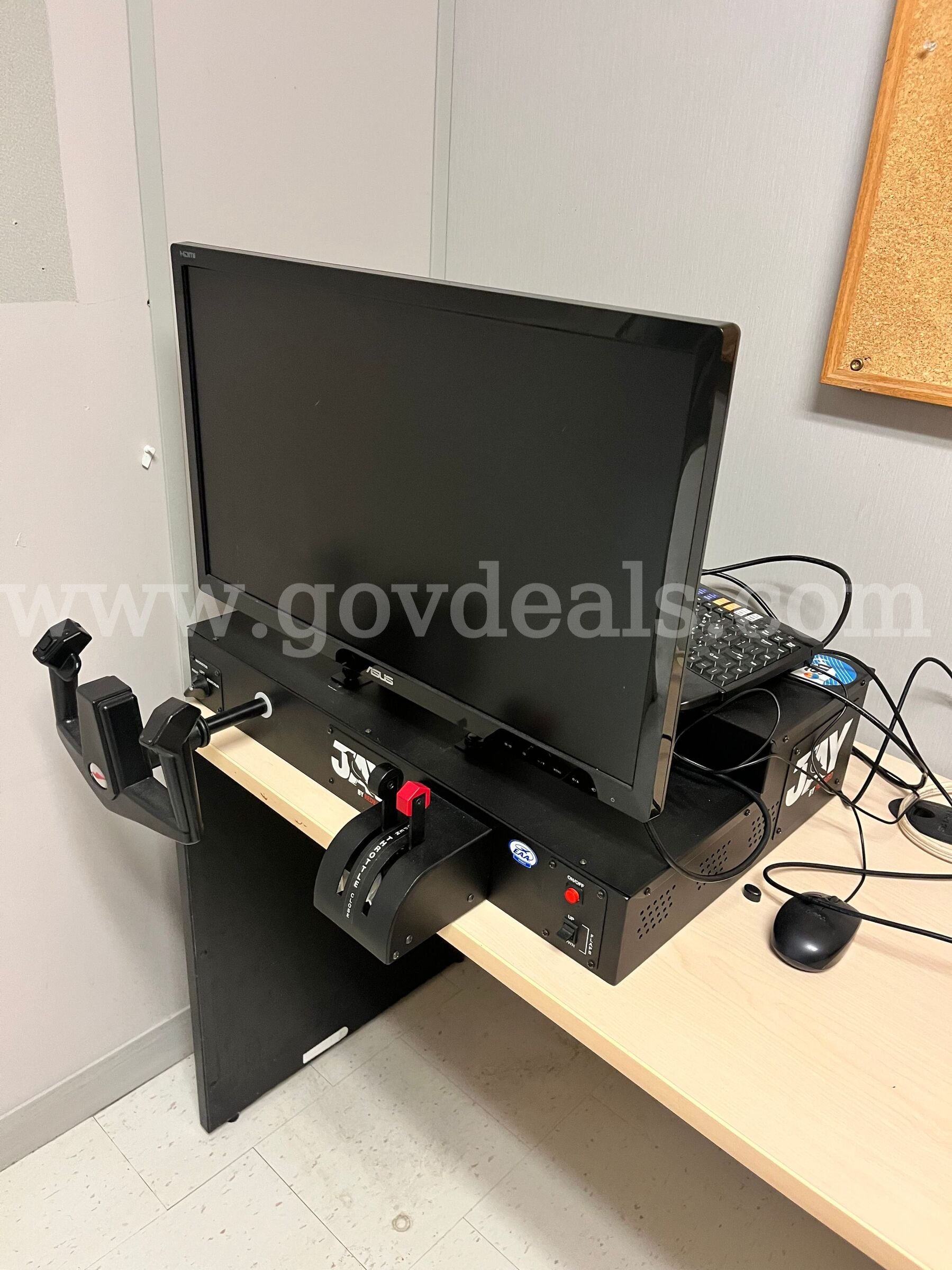 2017 Redbird “The JAY” All-in-One Desktop Flight Simulator – Tested and Fully Functional Redbird Flight Simulations, Inc. The JAY Government Surplus Auction - Photo #2