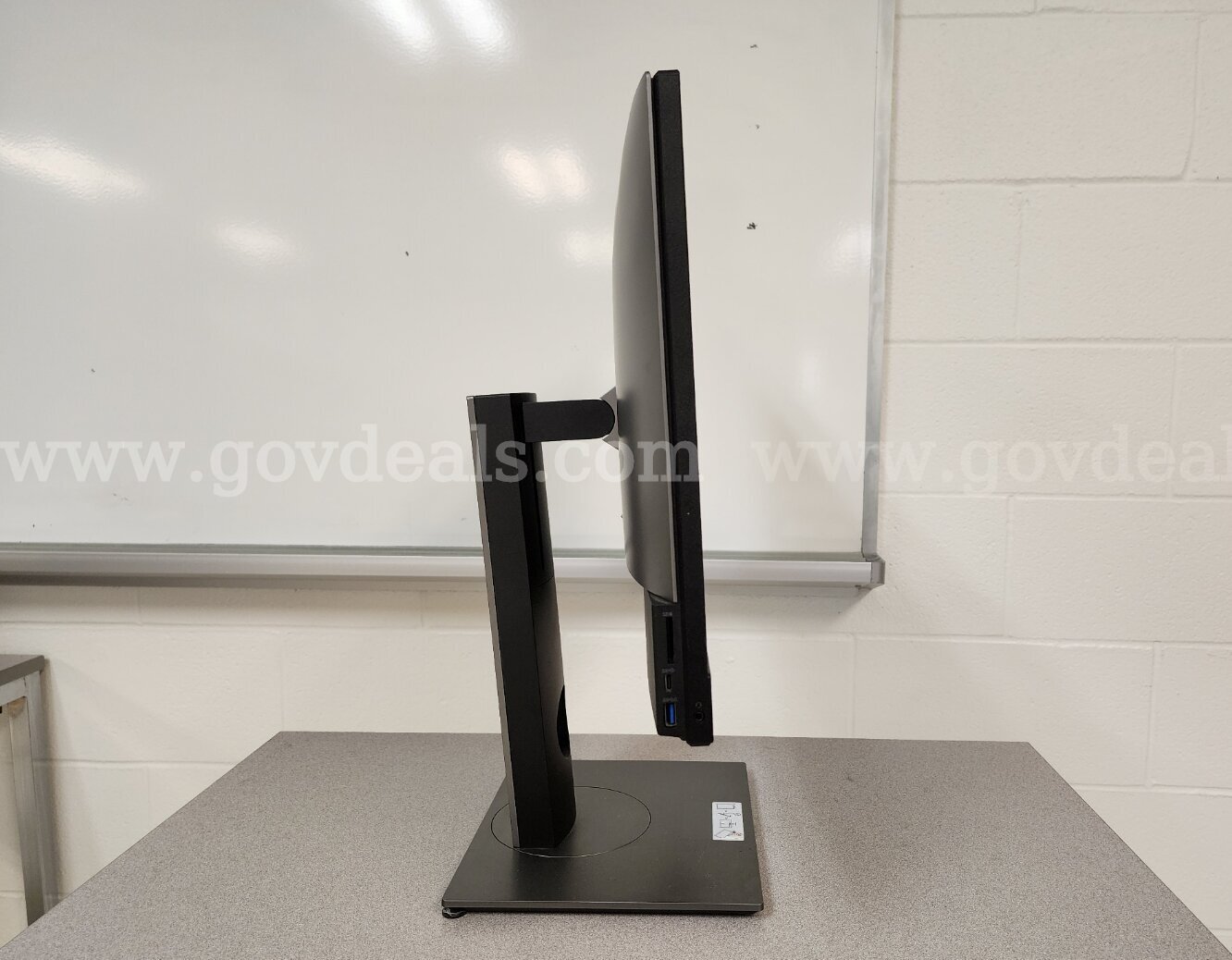 Lot of 10 Dell OptiPlex 7480 All‑In‑One Computers Dell OptiPlex 7480 Government Surplus Auction - Photo #2