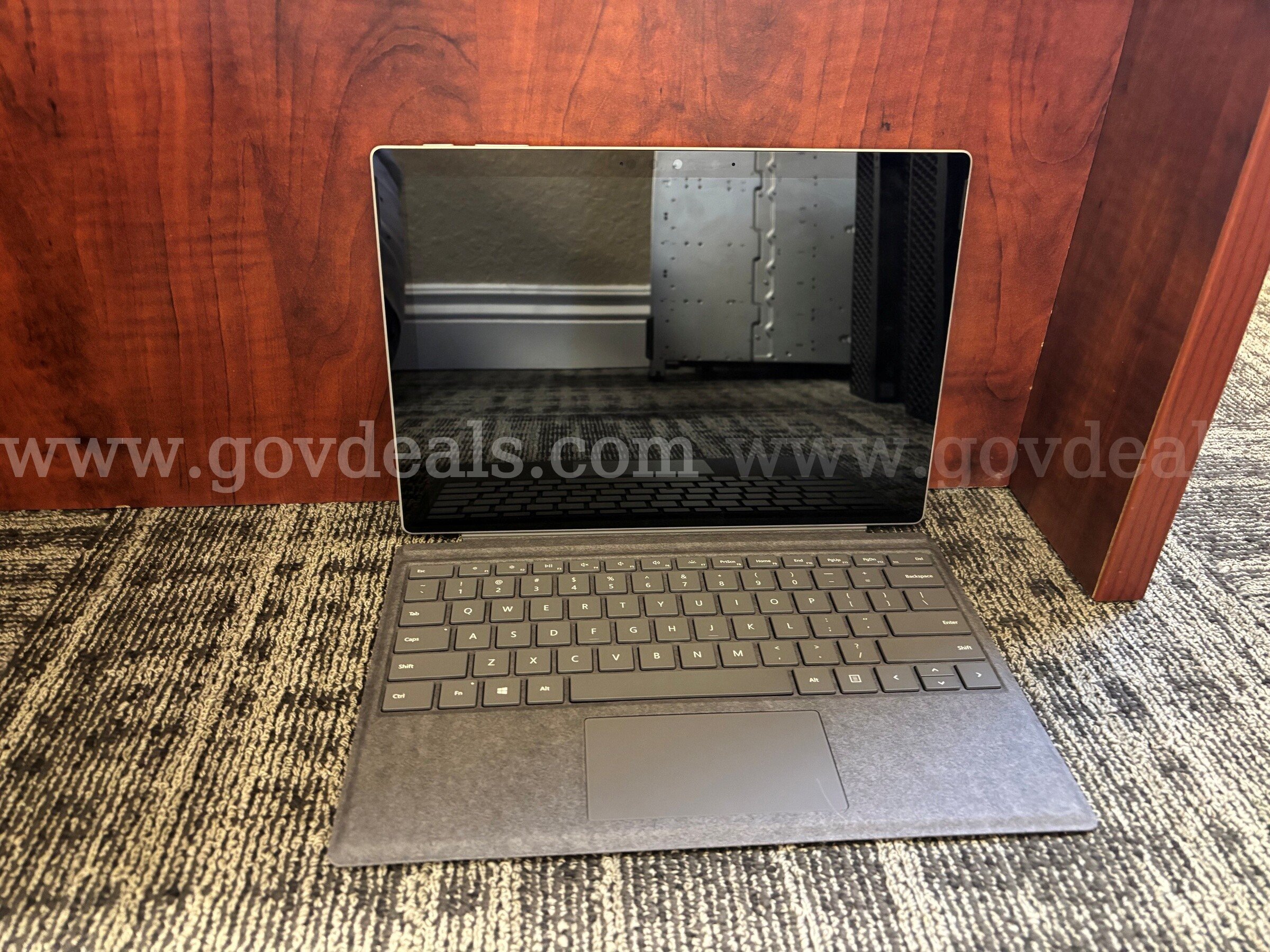 Lot of computers   Government Surplus Auction - Photo #2
