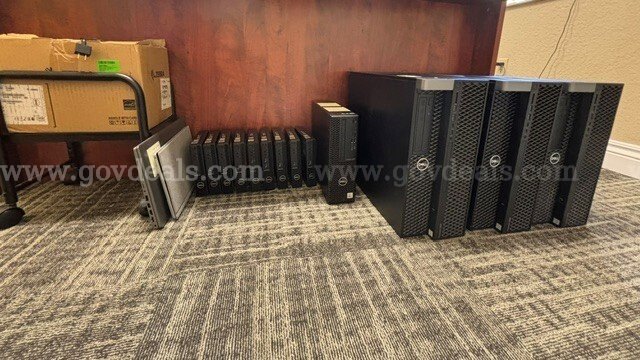 Lot of computers   Government Surplus Auction - Photo #6