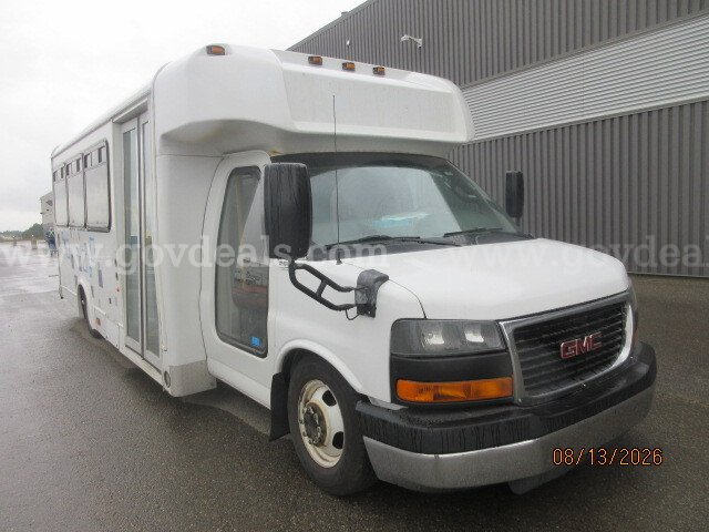2016 GMC Savana Passenger Bus - 6L V8 FFV Engine GMC Savana Government Surplus Auction - Photo #3