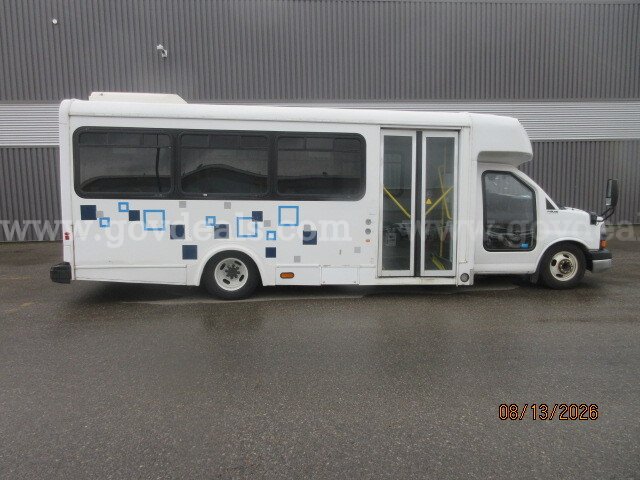 2016 GMC Savana Passenger Bus - 6L V8 FFV Engine GMC Savana Government Surplus Auction - Photo #5
