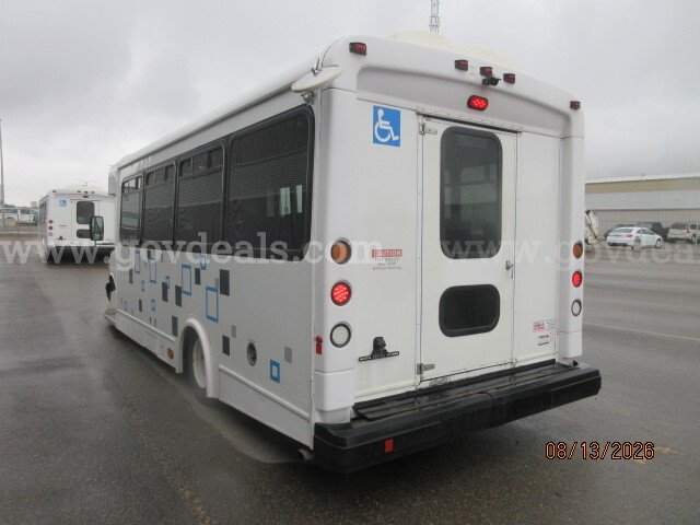 2016 GMC Savana Passenger Bus - 6L V8 FFV Engine GMC Savana Government Surplus Auction - Photo #6