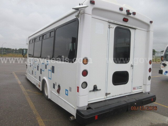 2016 GMC Savana Passenger Bus, 6L V8 FFV - Not Operational GMC Savana Government Surplus Auction - Photo #6