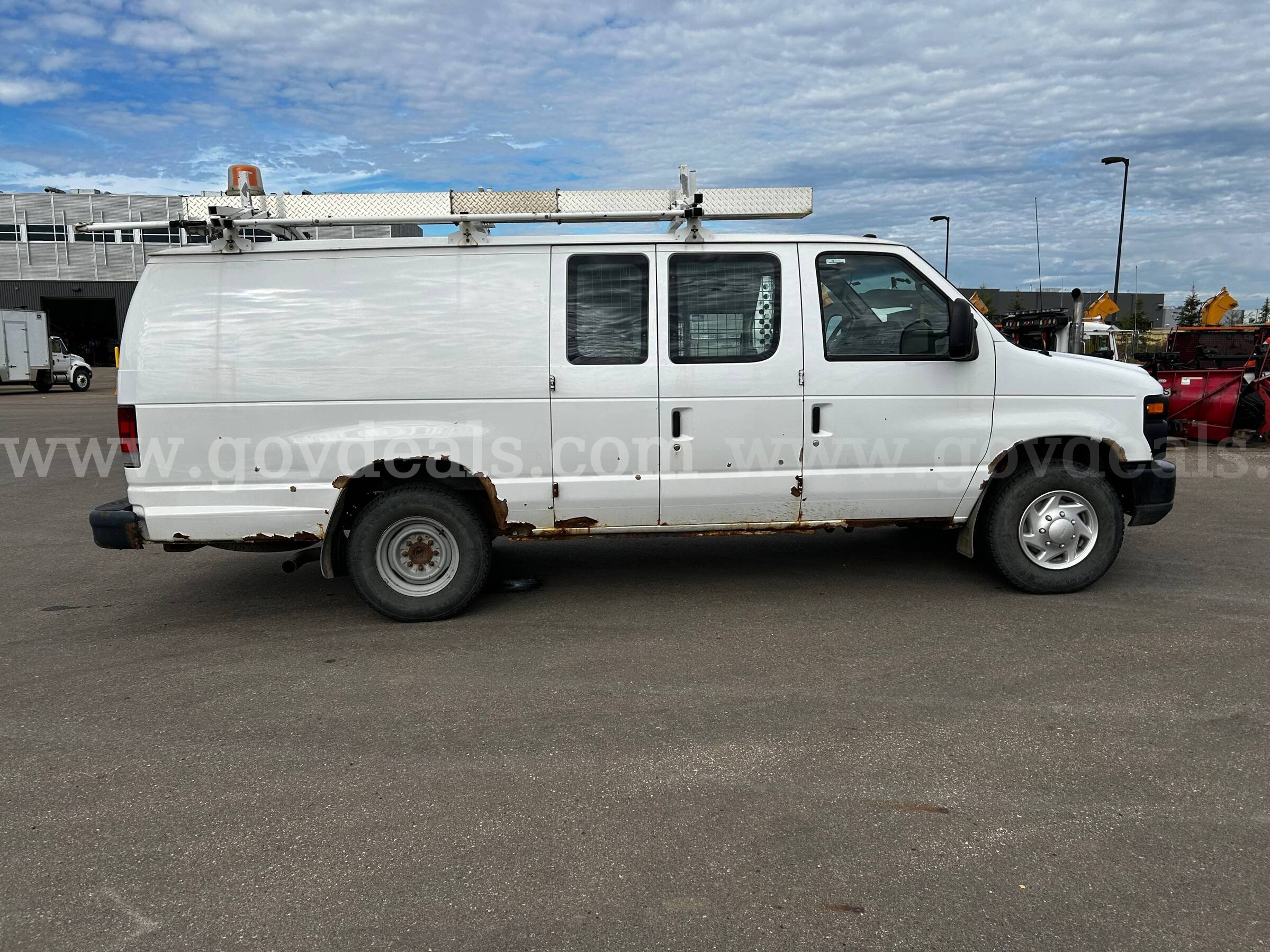 2011 Ford Econoline EXTENDED CARGO VAN, 5.4L V8 SOHC 16V Ford Econoline Government Surplus Auction - Photo #4