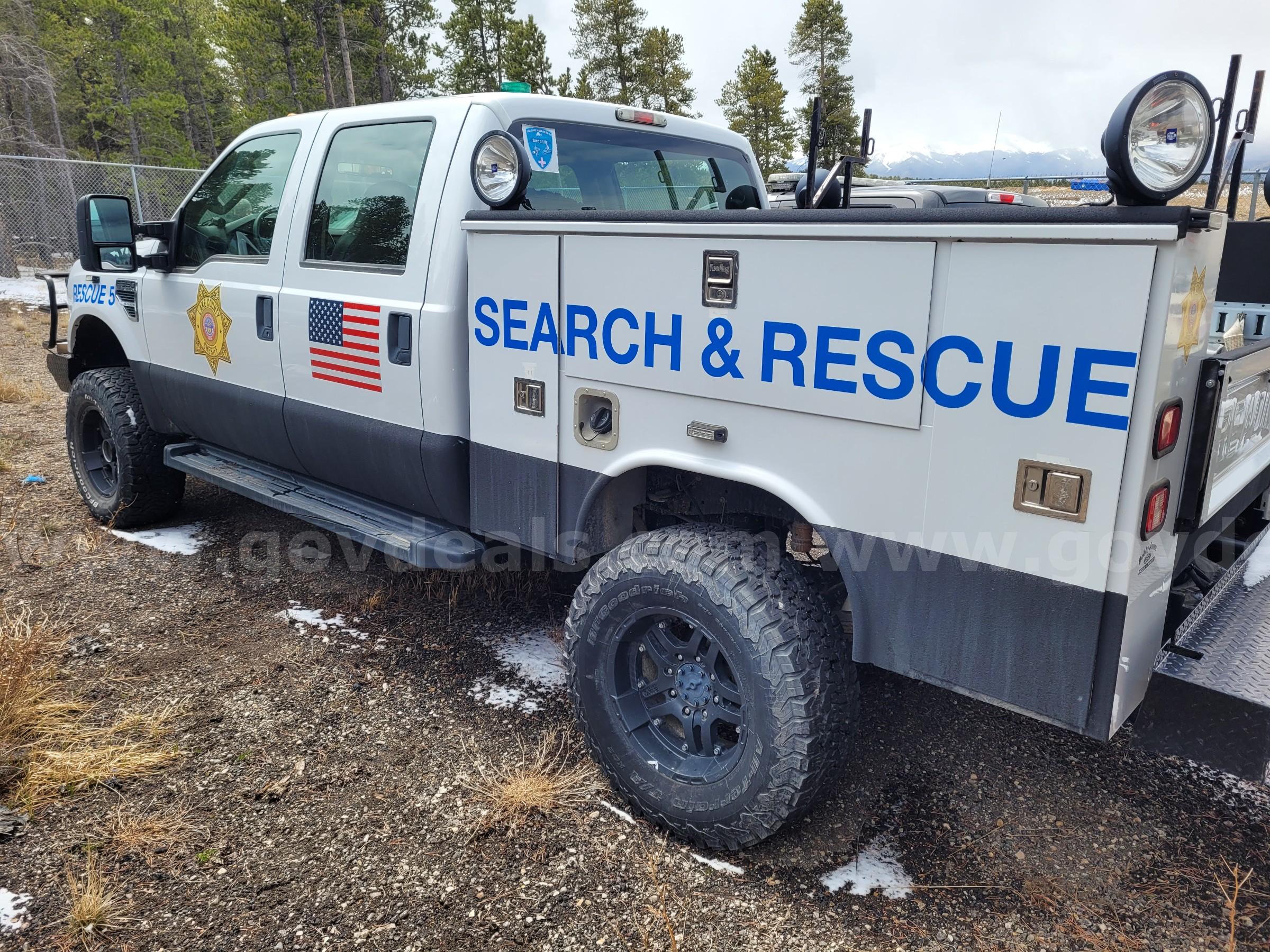 2009 Ford F-350 Super Duty Crew Cab 4x4 Search & Rescue Truck – V10 – Runs Ford F-350 Government Surplus Auction - Photo #2