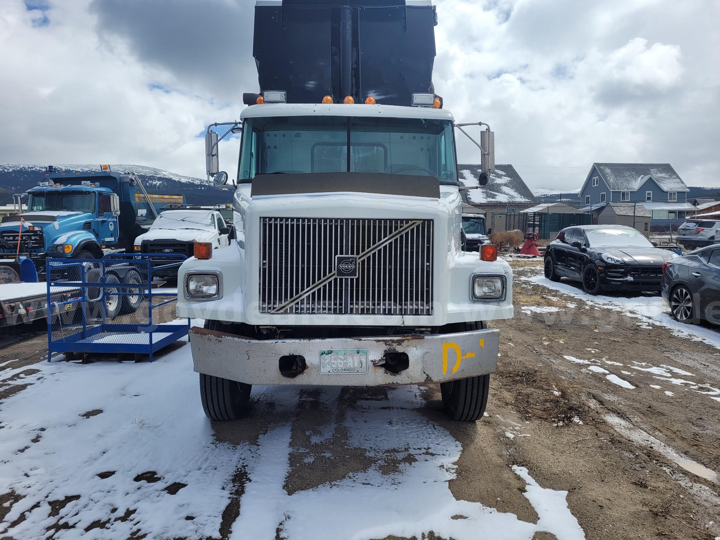 1997 Volvo WG Series Tandem Axle Dump Truck –  Diesel (Runs & Operates) Volvo WG Series Government Surplus Auction - Photo #4