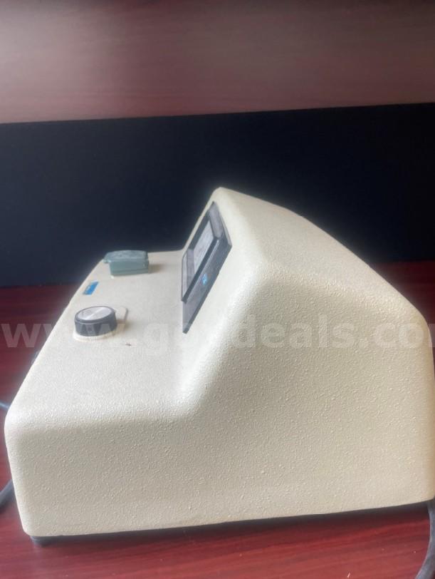 Bausch & Lomb Spectrophotometer Spectronic 20 (Analog) Bausch & Lomb Spectronic 20 Government Surplus Auction - Photo #3