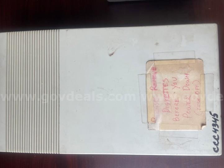 Vintage 1982 Commodore 64 Single Drive with Keyboard Commodore 64 VIC-1541 Government Surplus Auction - Photo #3