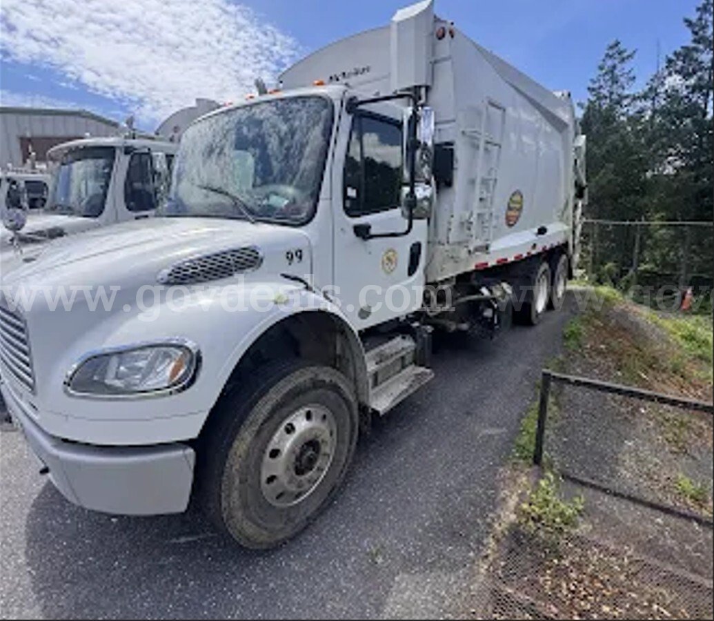 2016 Freightliner M2 106 Garbage Truck
