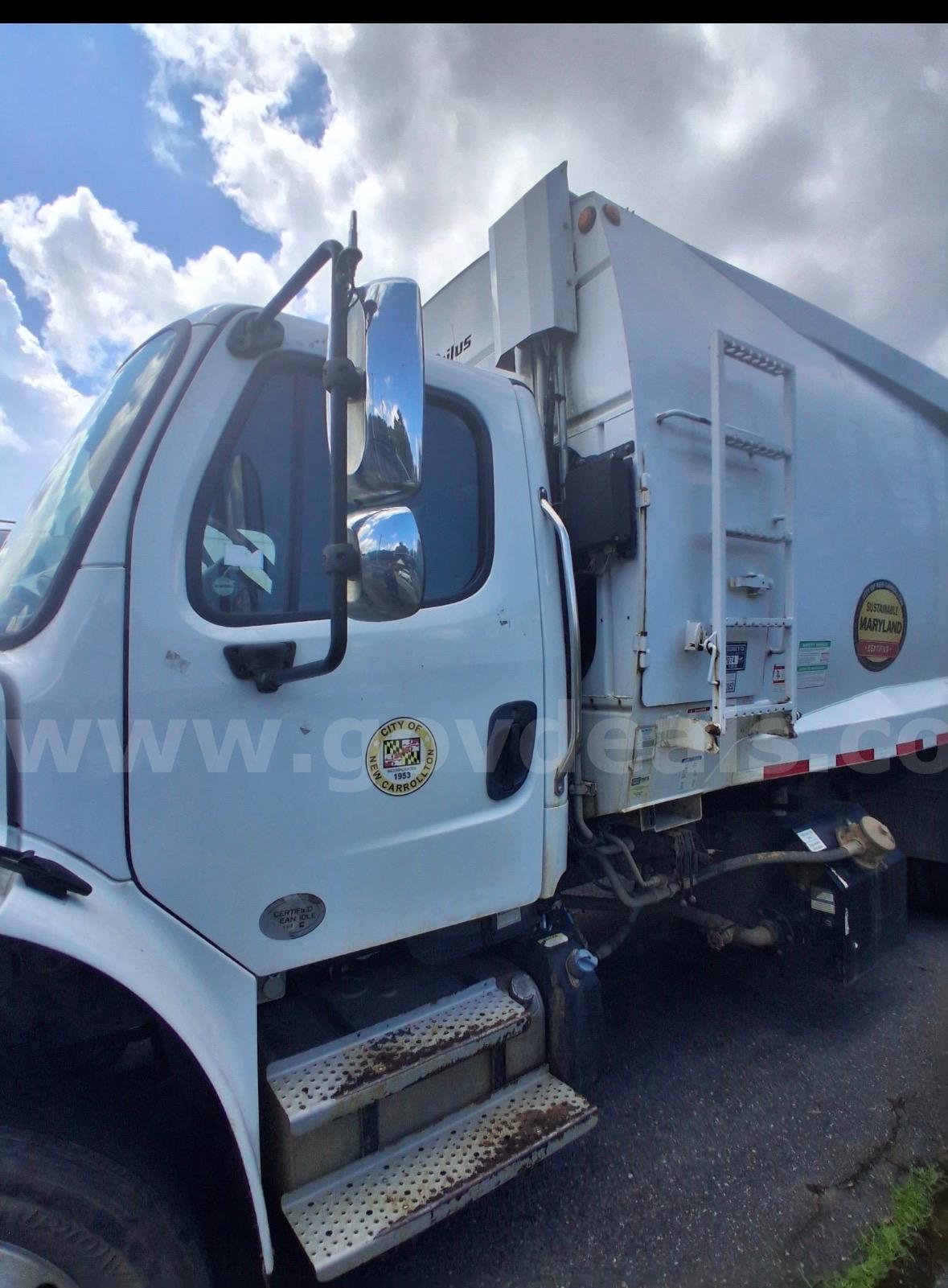 2016 Freightliner M2 106 Garbage Truck Freightliner 106 Government Surplus Auction - Photo #2