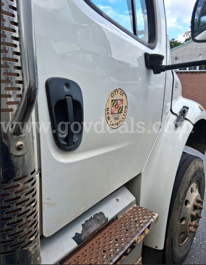 2016 Freightliner M2 106 Garbage Truck Freightliner 106 Government Surplus Auction - Photo #3