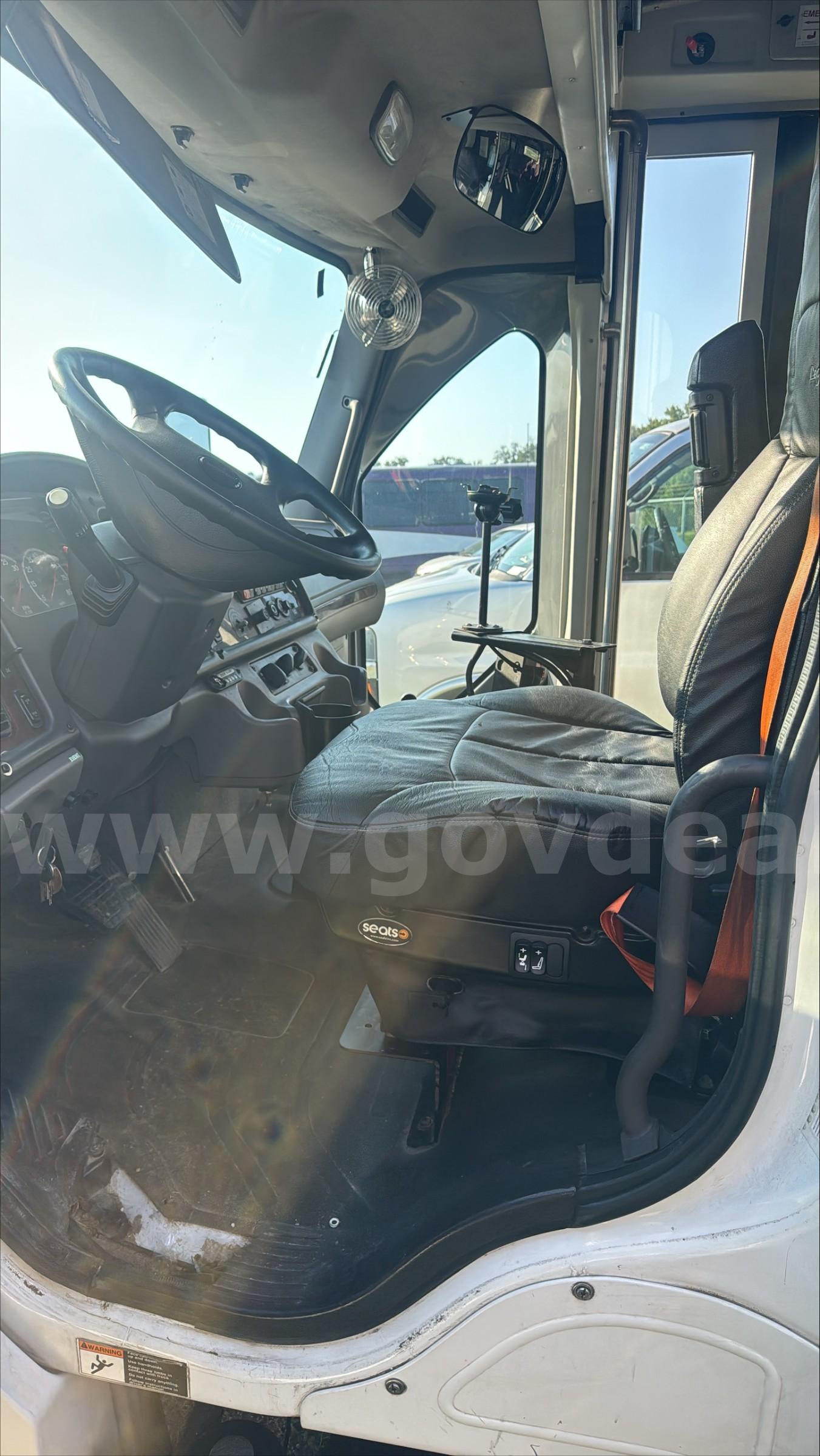 2016 Freightliner M2 106 Freightliner 106 Government Surplus Auction - Photo #4