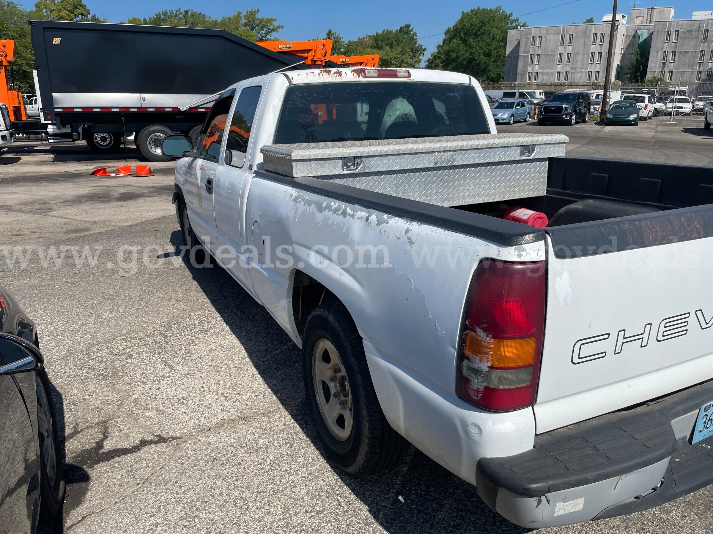 2001 Chevrolet Silverado 1500 Ext. Cab Short Bed 2WD Chevrolet Silverado Government Surplus Auction - Photo #3
