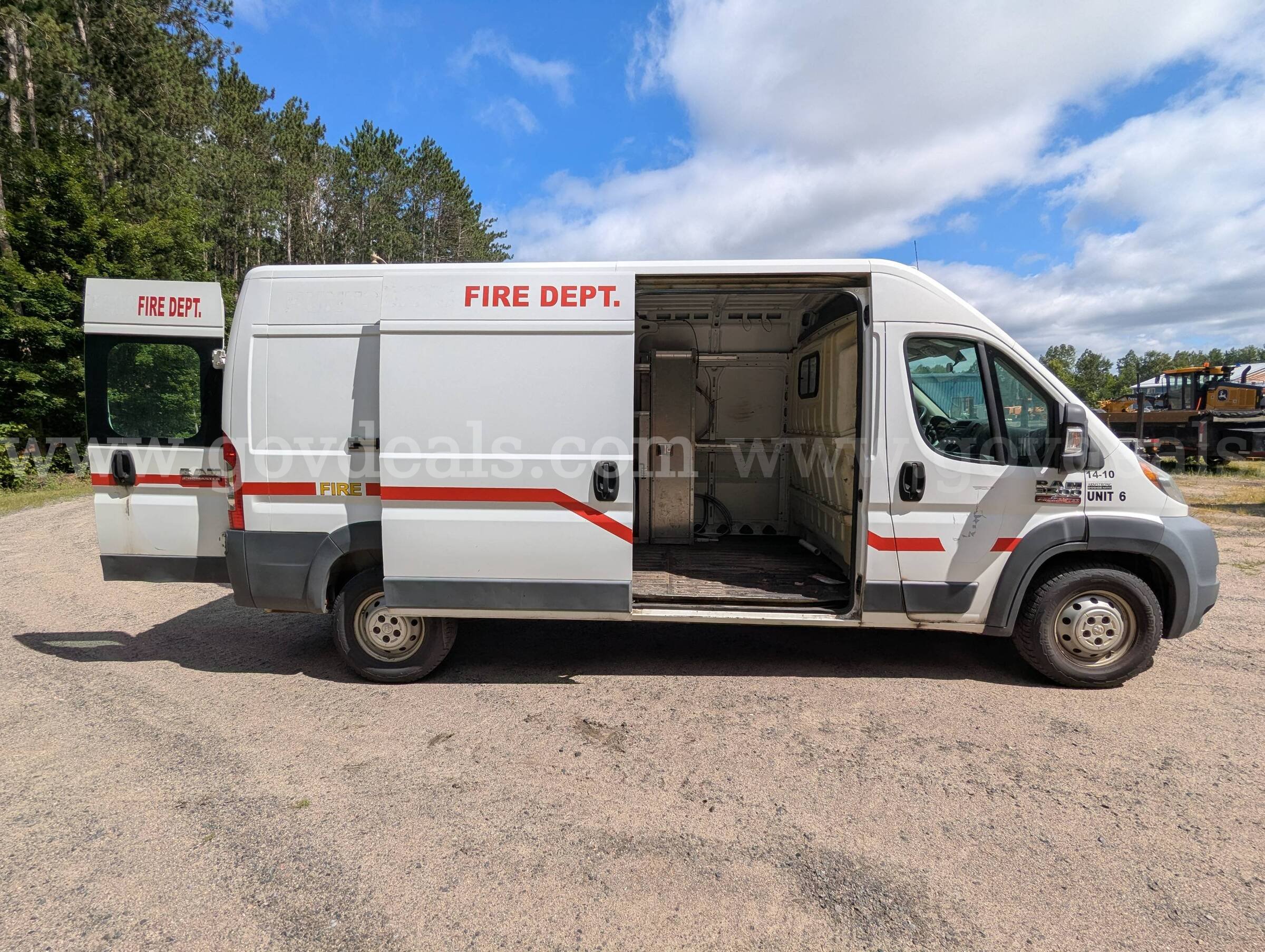 2014 RAM Promaster Cargo Van with Winter Tires RAM Promaster Government Surplus Auction - Photo #3