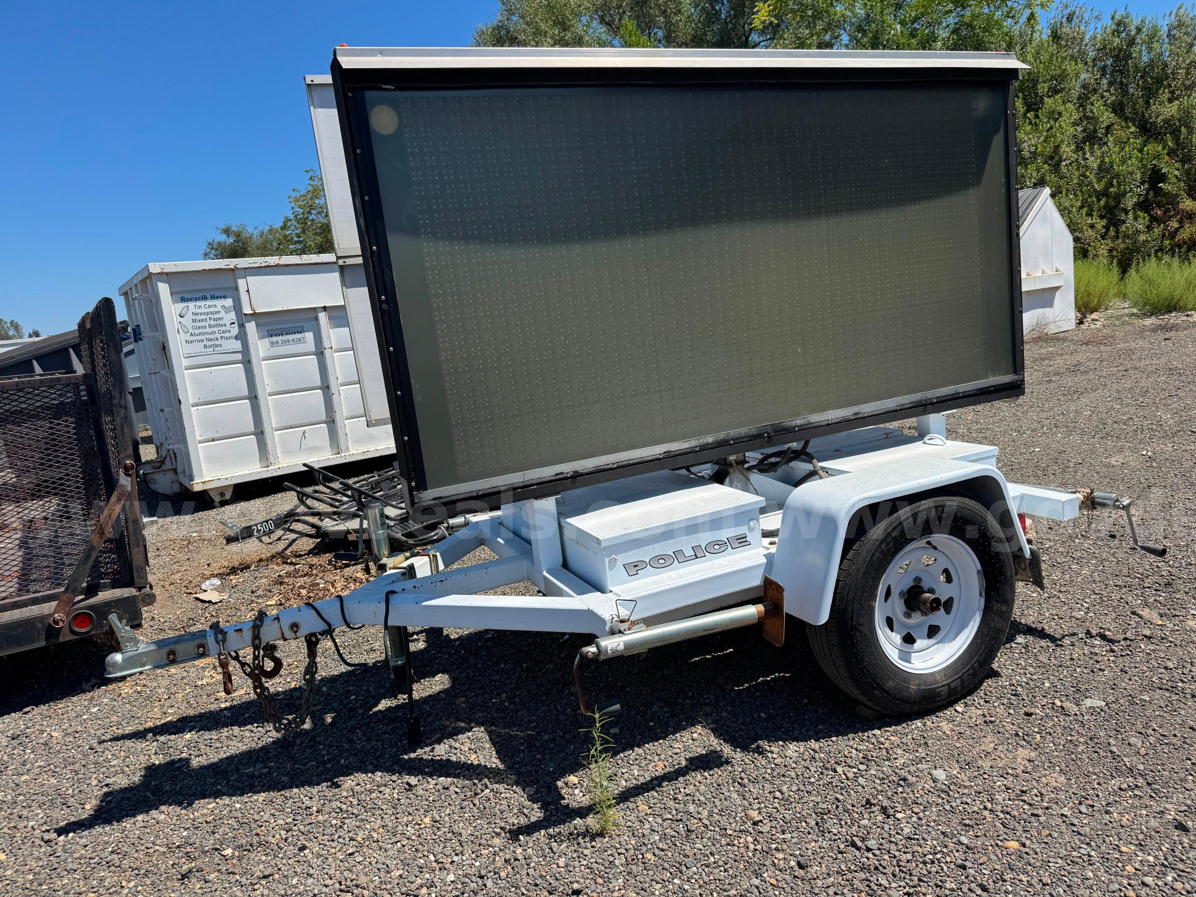 2004 ARROW BOARD TRAILER