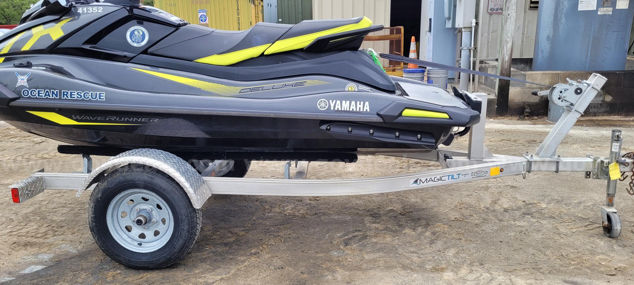 2022 YAMAHA PWC VX Deluxe Wave Runner Yamaha VX1050E-XB Government Surplus Auction - Photo #2