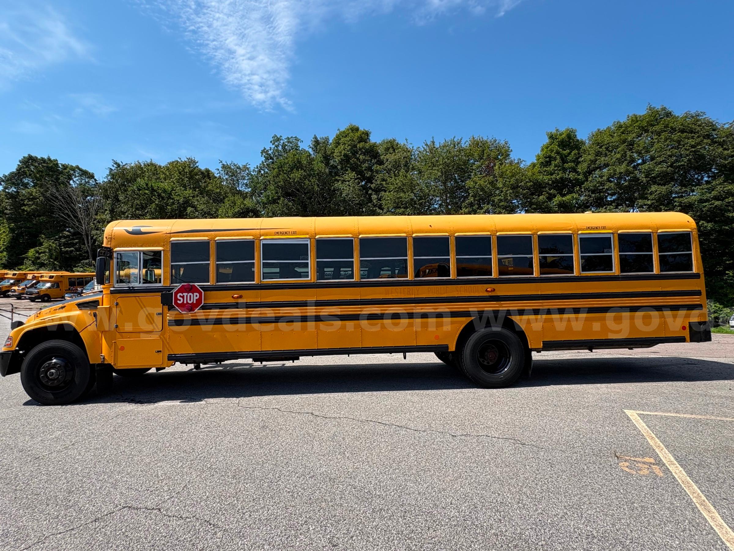 2016 Blue Bird Vision SCHOOL BUS   Government Surplus Auction - Photo #2