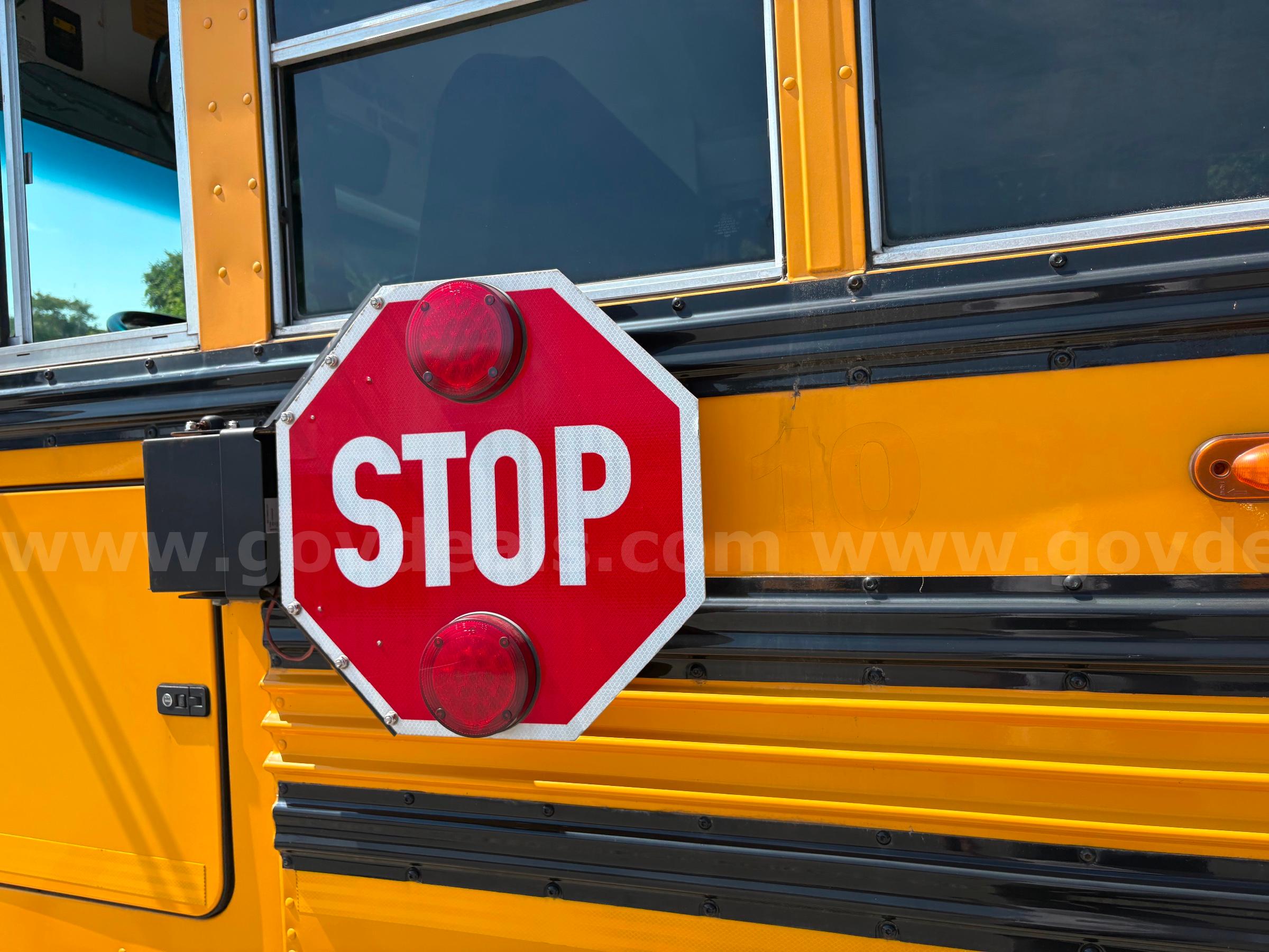 2016 Blue Bird Vision SCHOOL BUS   Government Surplus Auction - Photo #3