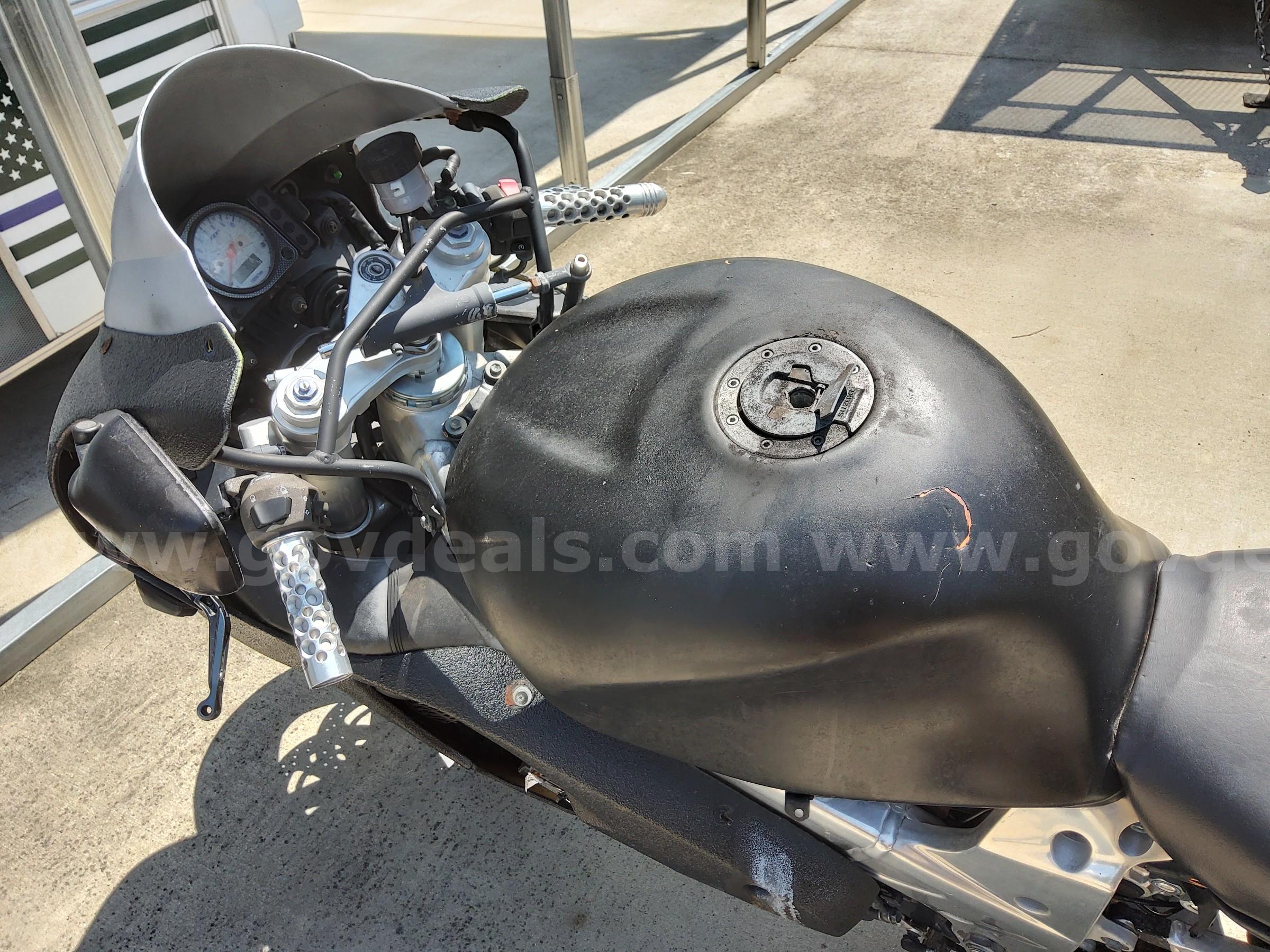 2002 Suzuki TL1000R Suzuki TL1000R Government Surplus Auction - Photo #4