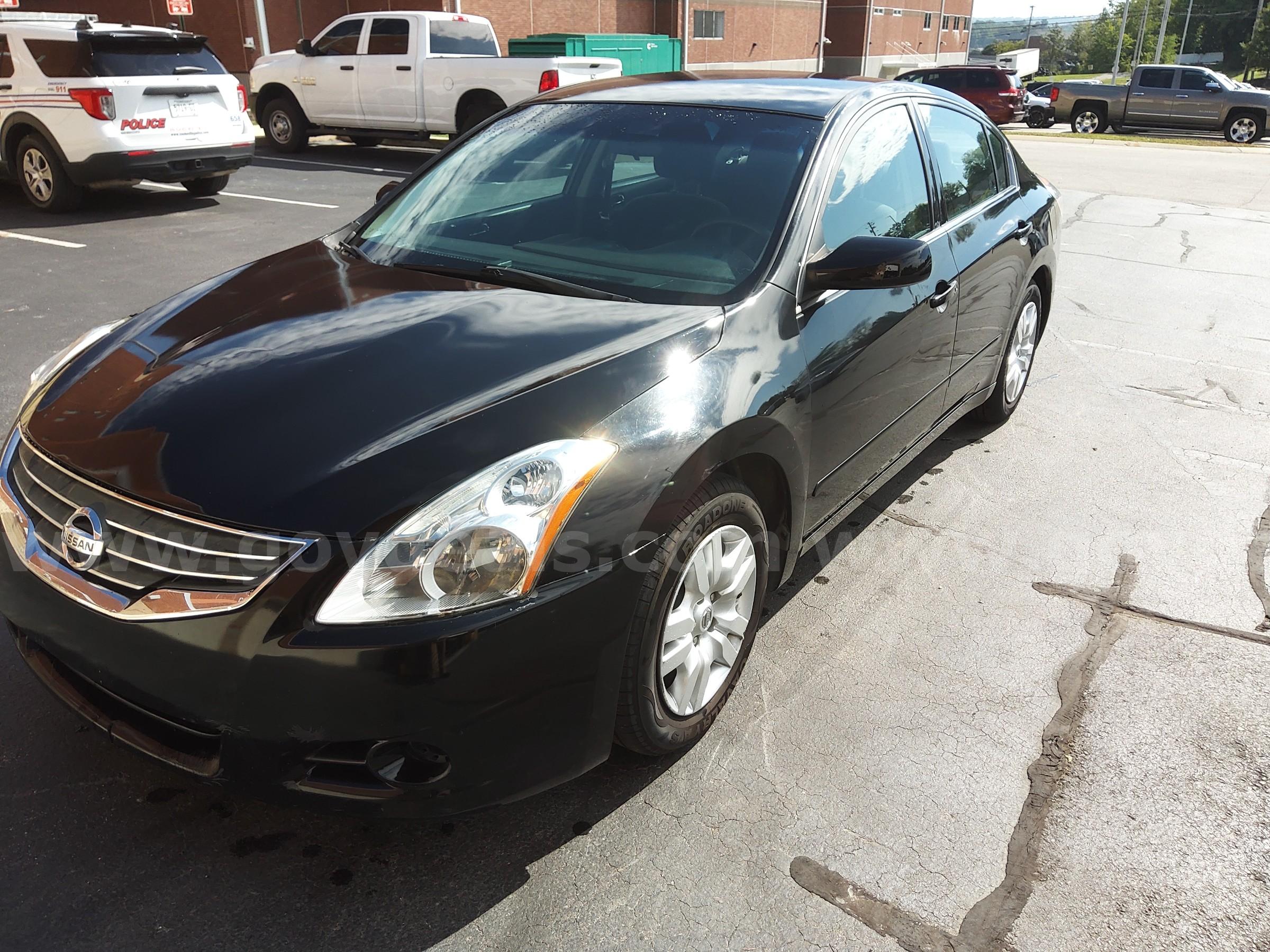 2011 Nissan Altima 2.5 S Nissan Altima Government Surplus Auction - Photo #2