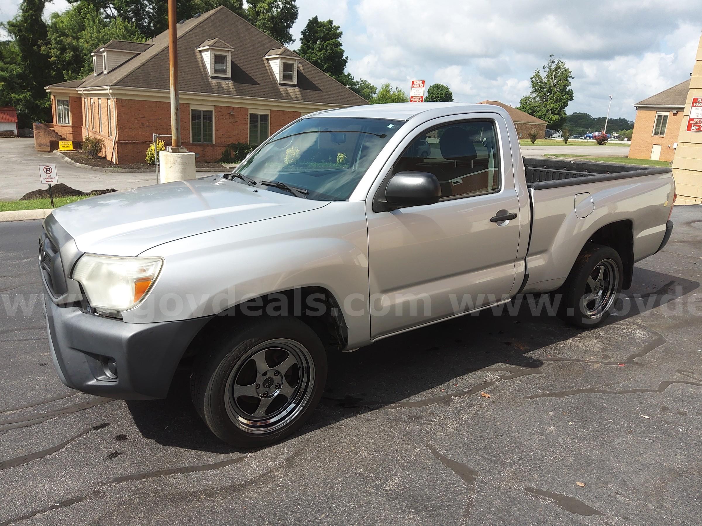 2013 Toyota Tacoma Toyota Tacoma Government Surplus Auction - Photo #2