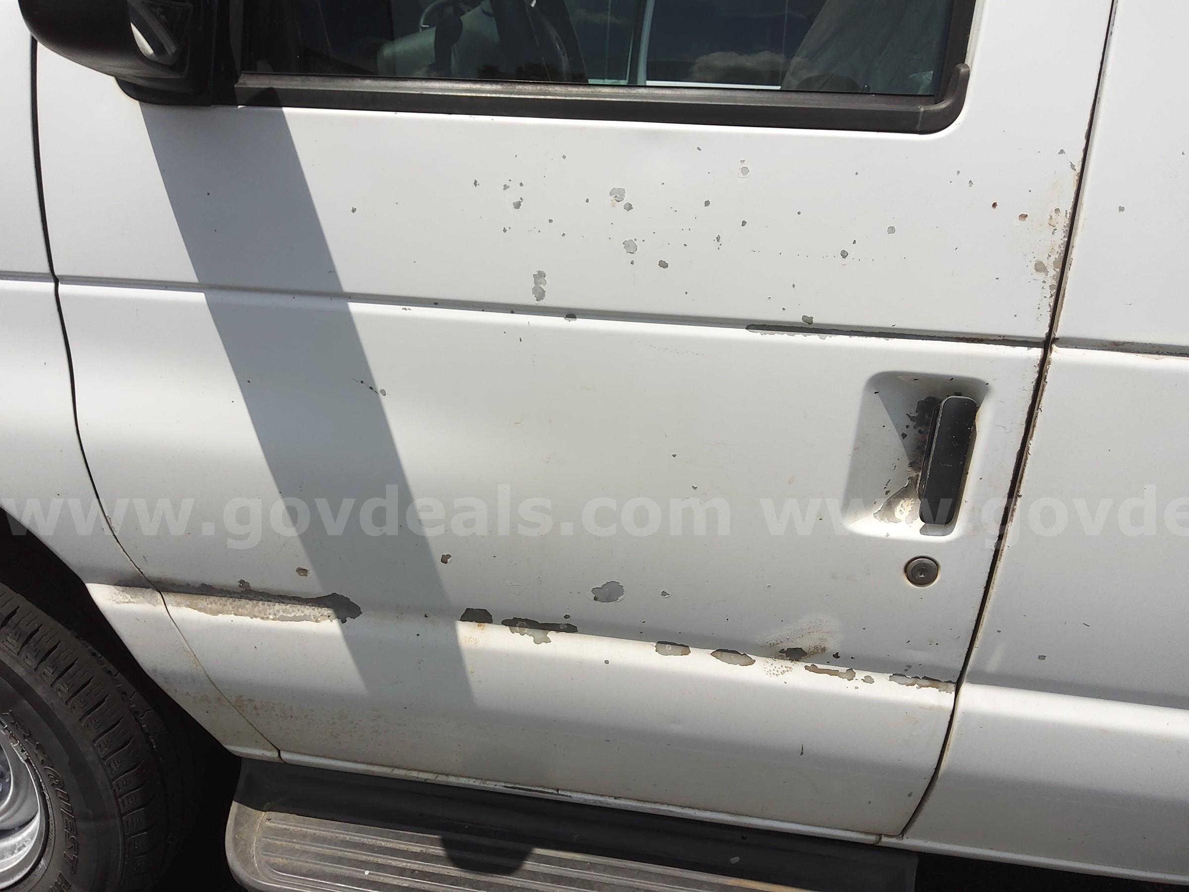 2003 Ford Econoline Ford Econoline Government Surplus Auction - Photo #2