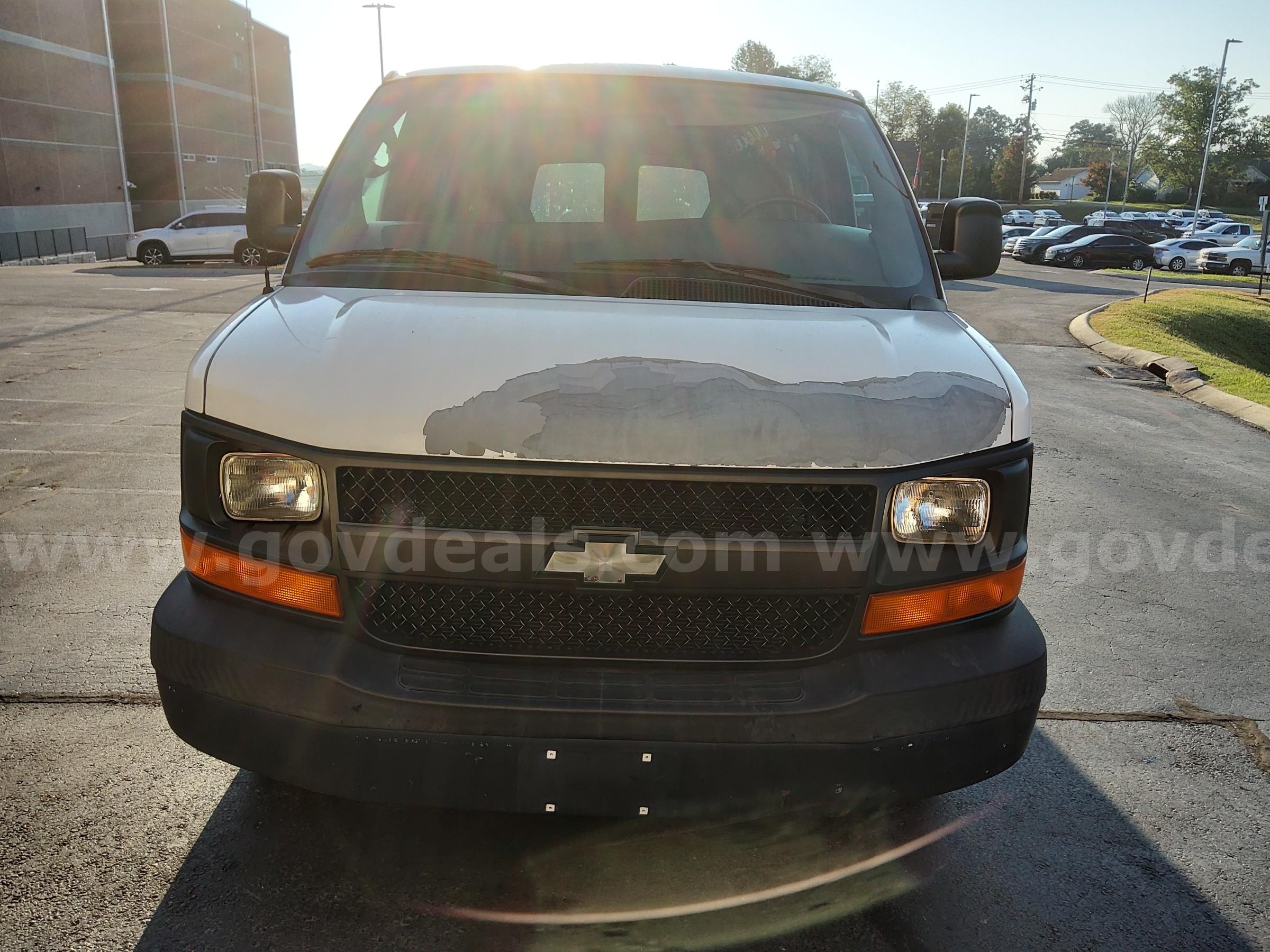 2008 Chevrolet Express Chevrolet Express Government Surplus Auction - Photo #3