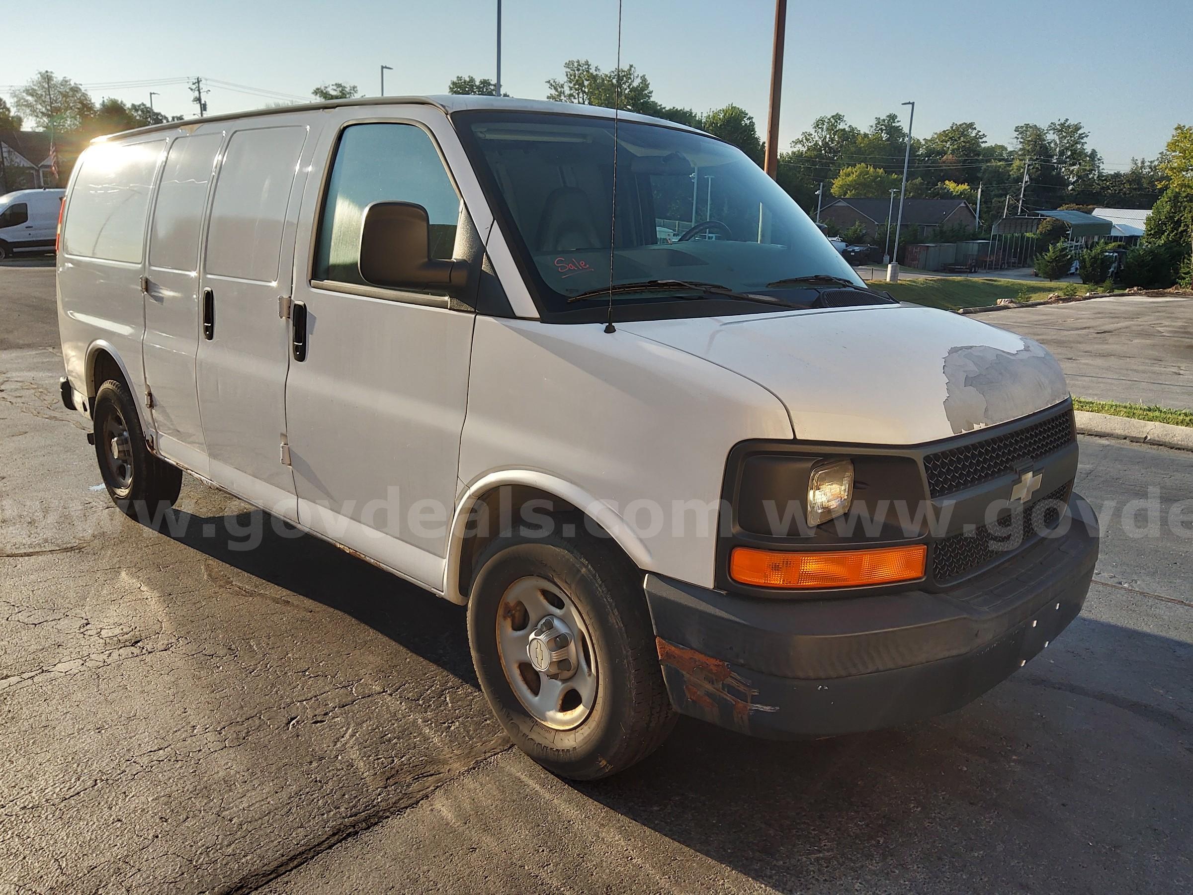 2008 Chevrolet Express Chevrolet Express Government Surplus Auction - Photo #4