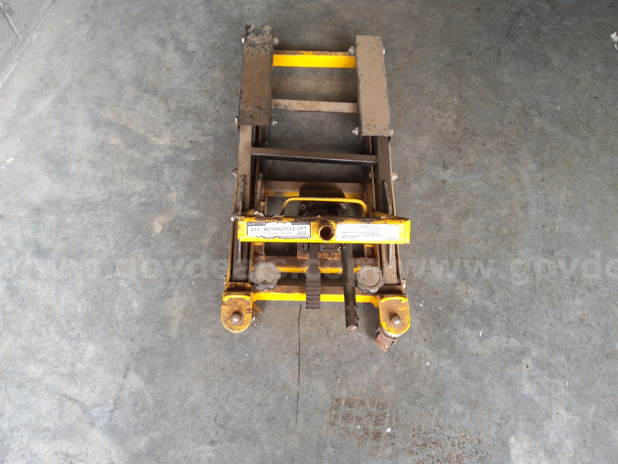Generator, Chain Saw, Battery Charger, Stihl Backpack Blower, Compressor, and more VARIOUS Charger Government Surplus Auction - Photo #6