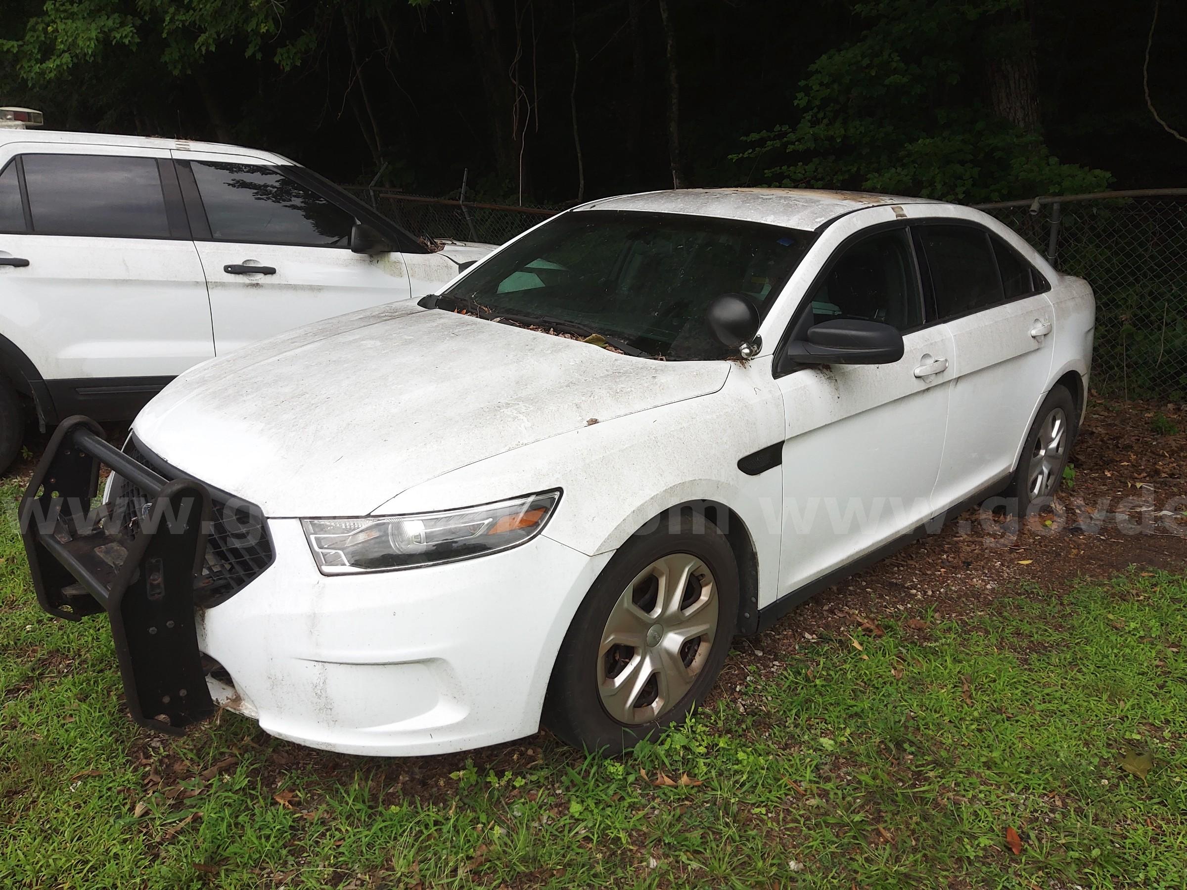 2015 Ford Taurus Ford Taurus Government Surplus Auction - Photo #2