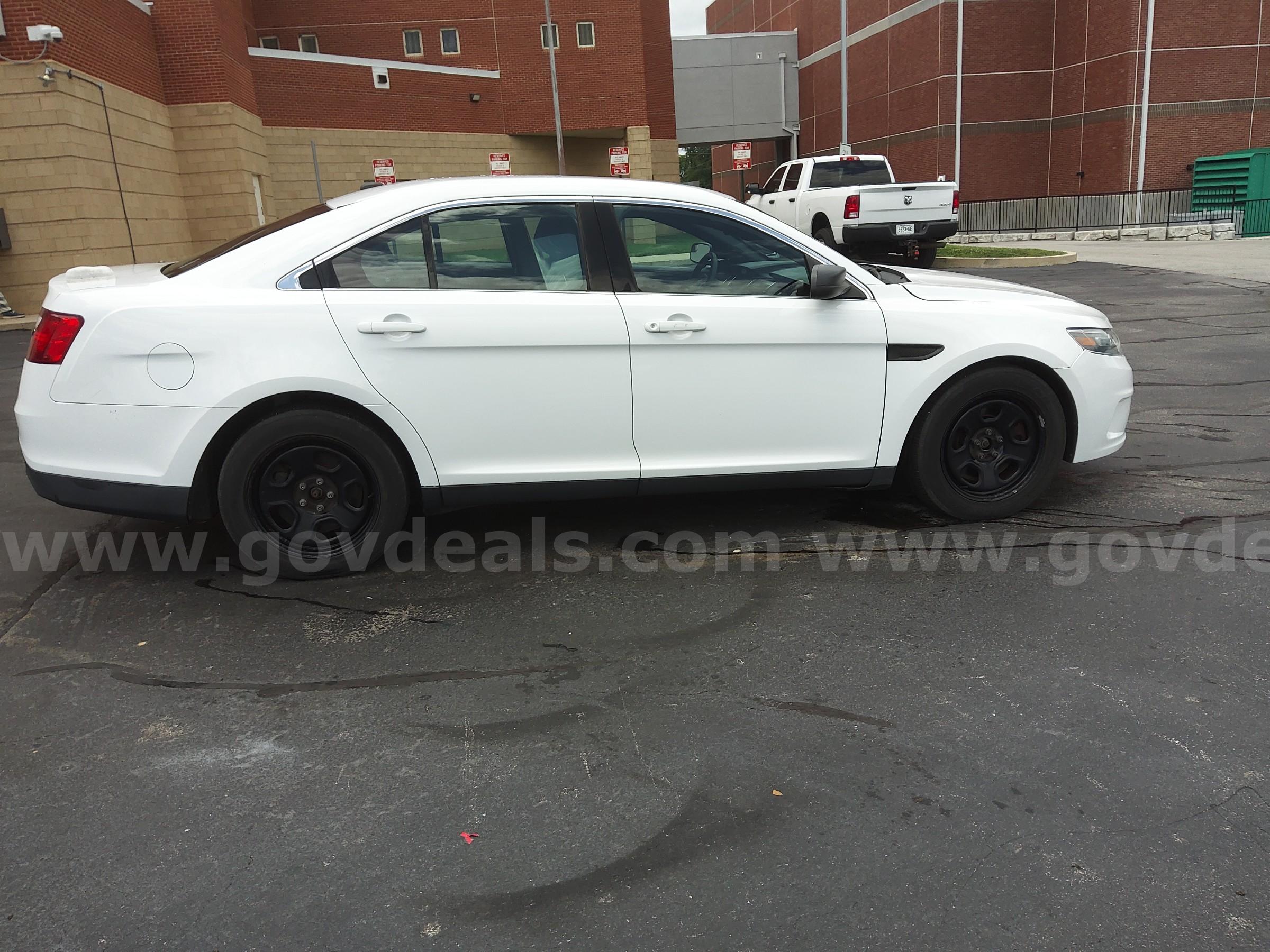 2015 Ford Taurus Ford Taurus Government Surplus Auction - Photo #5