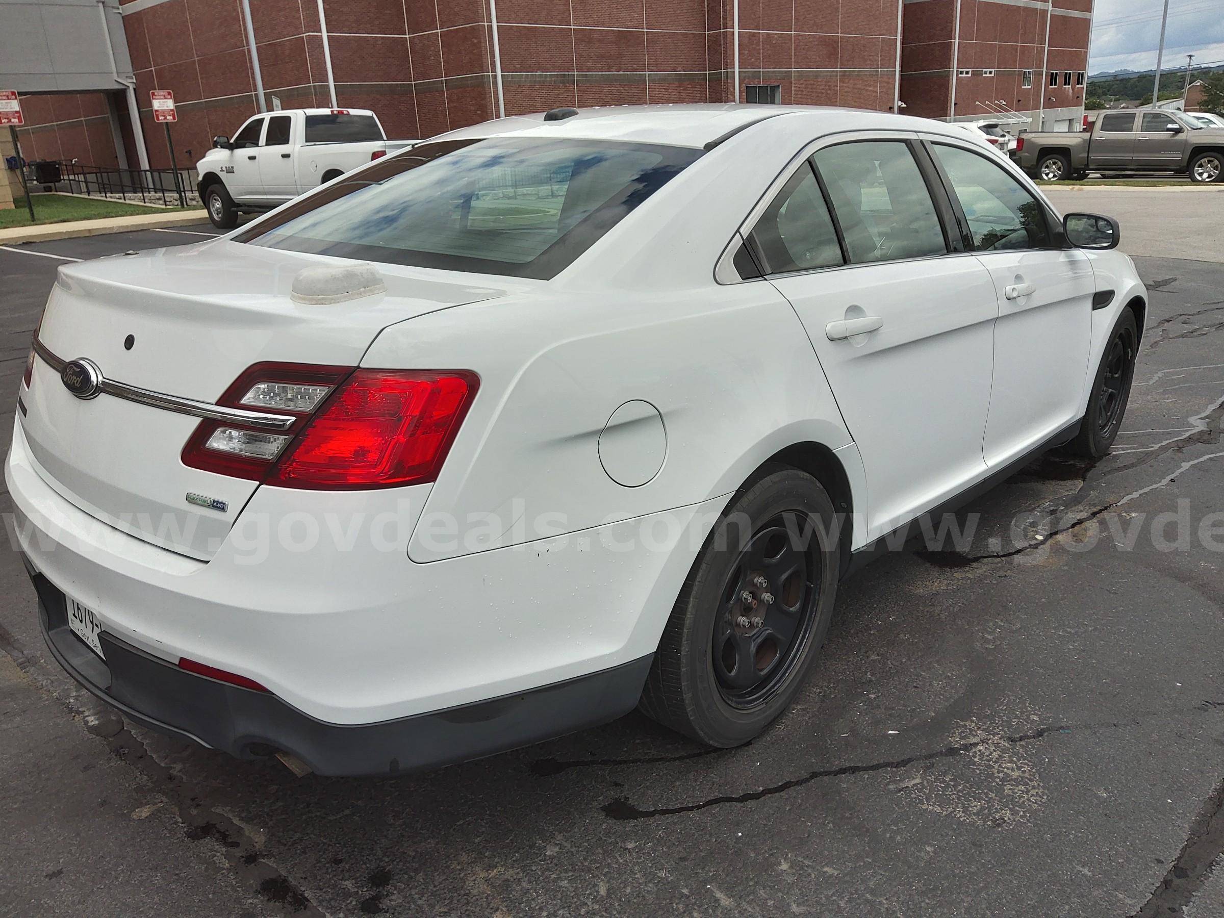 2015 Ford Taurus Ford Taurus Government Surplus Auction - Photo #6