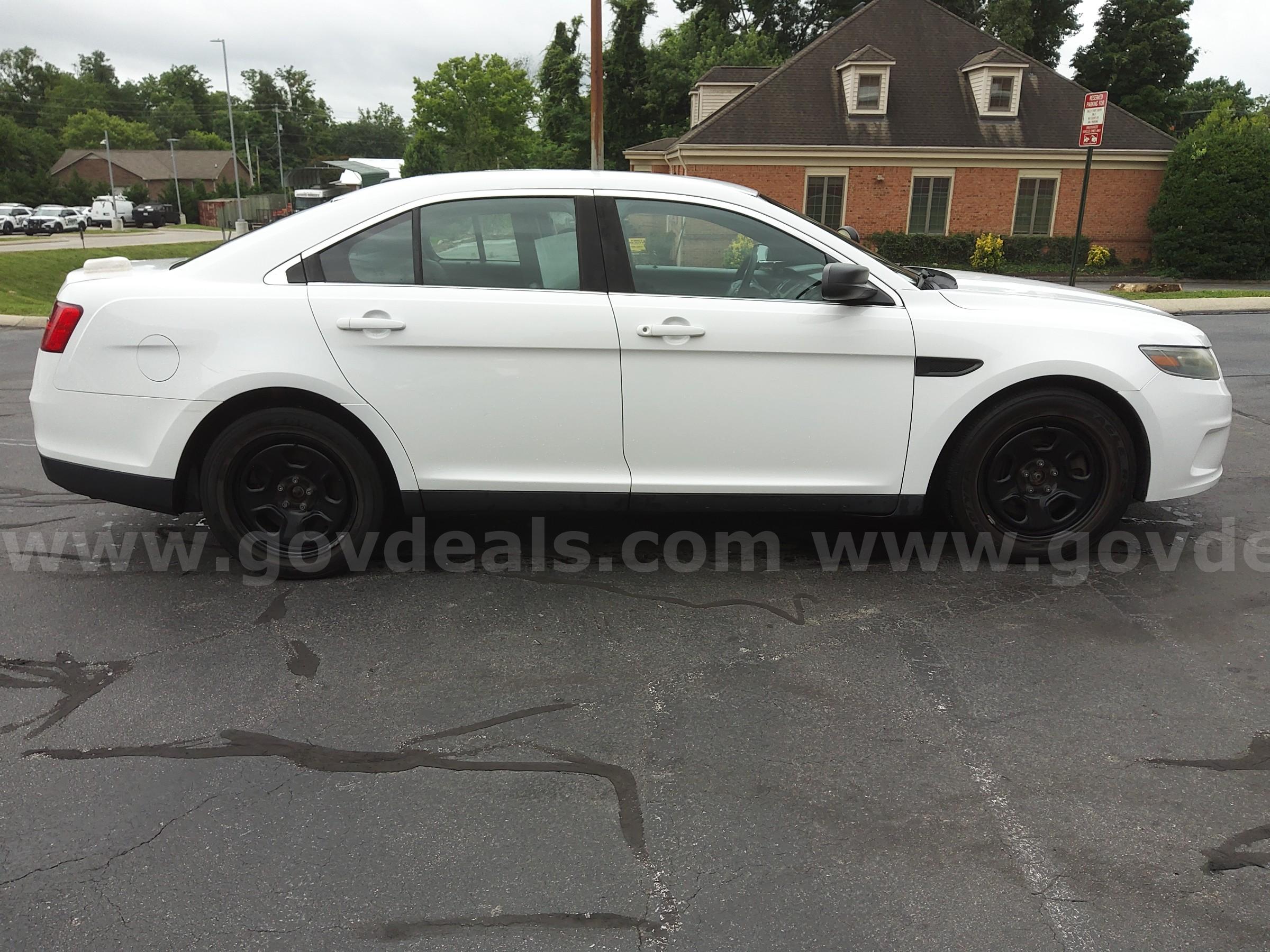 2015 Ford Taurus Ford Taurus Government Surplus Auction - Photo #6