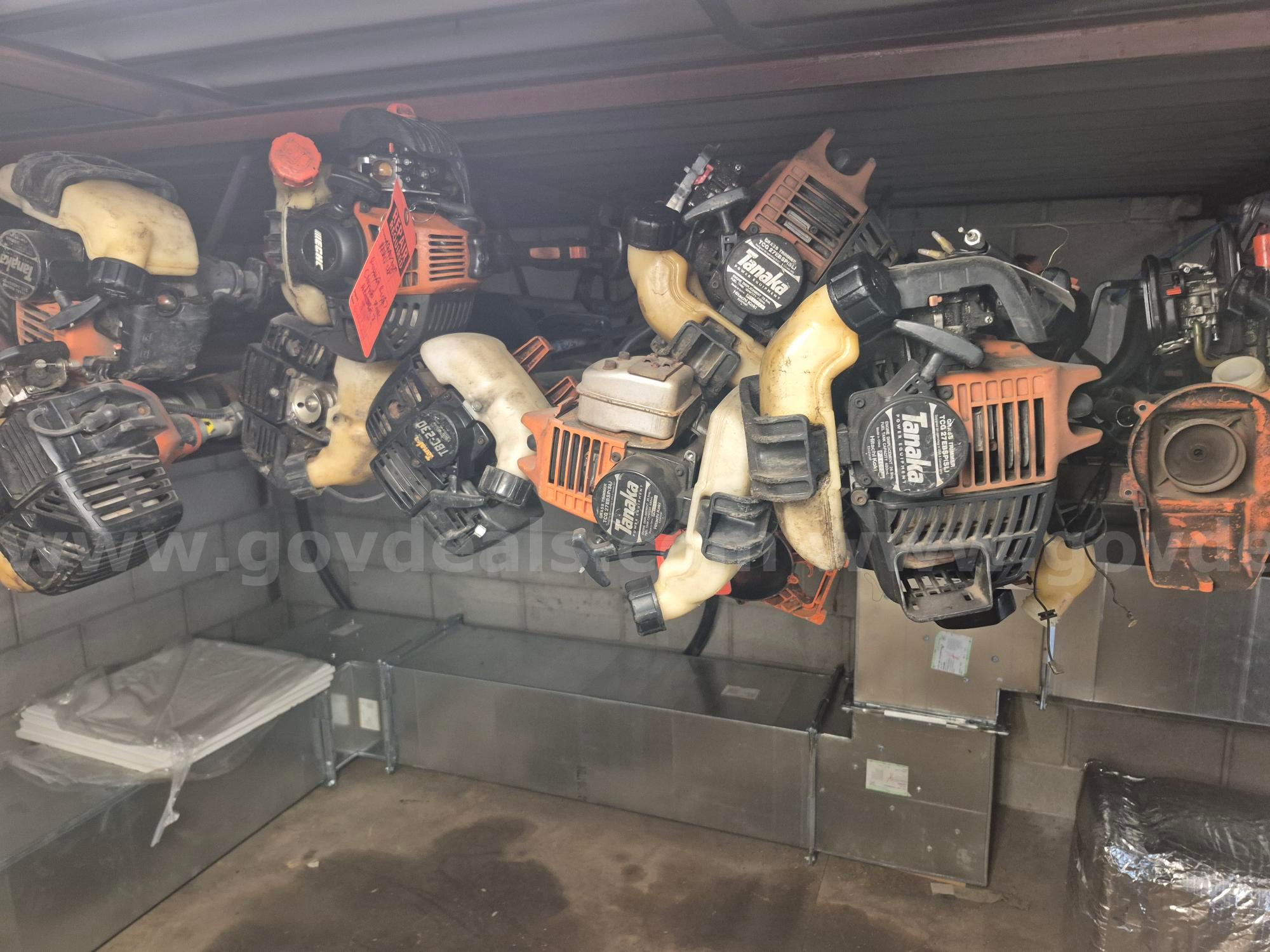 Lot of 14 miscellaneous string trimmers   Government Surplus Auction - Photo #2