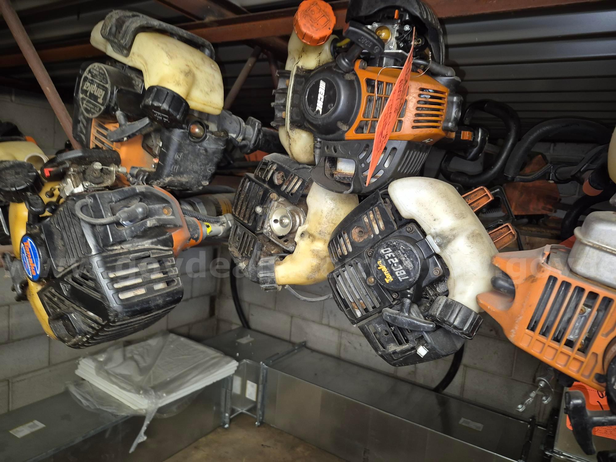 Lot of 14 miscellaneous string trimmers   Government Surplus Auction - Photo #6