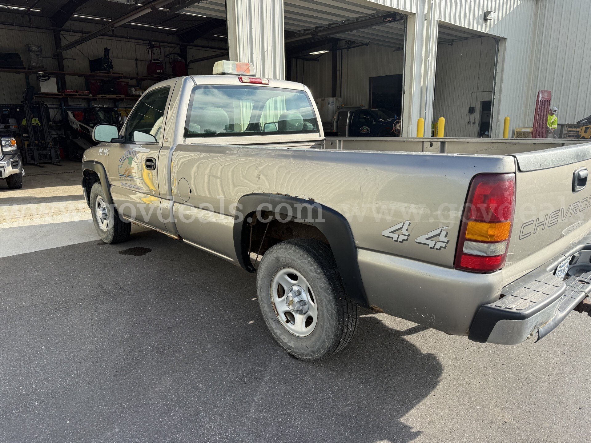 2002 Chevrolet Silverado 1500 Long Bed 4WD Chevrolet Silverado Government Surplus Auction - Photo #2