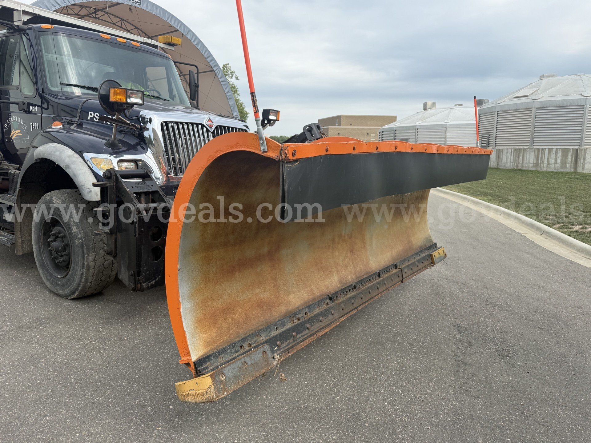 2007 International WorkStar 7600 Tandem Axle Dump Truck w/Snow Removal Equipment International 7600 Government Surplus Auction - Photo #3