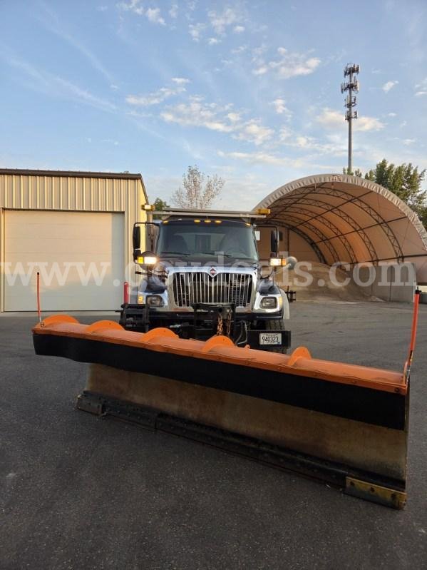 2007 International WorkStar 7600 Tandem Axle Dump Truck w/Snow Removal Equipment International 7600 Government Surplus Auction - Photo #4