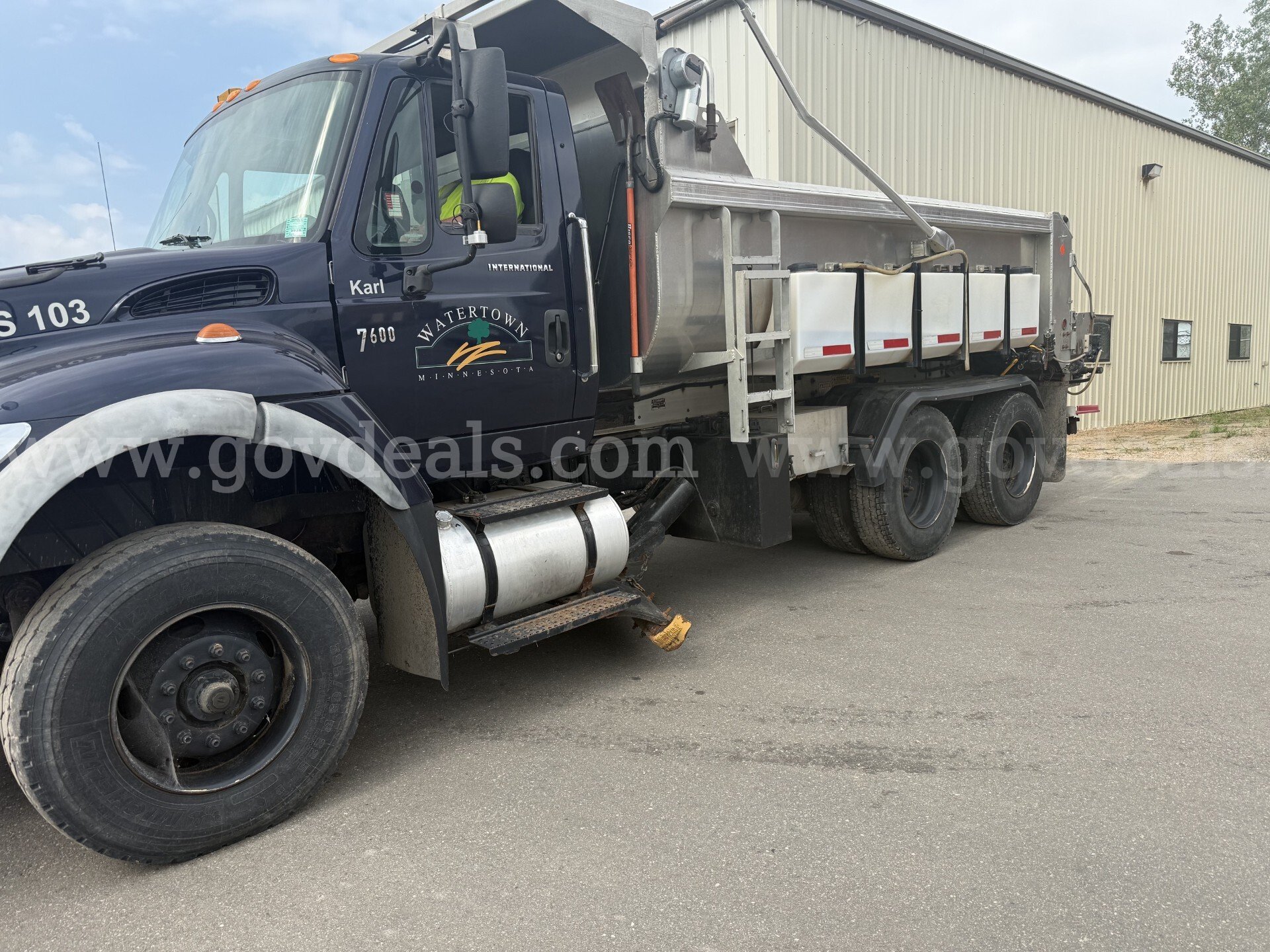 2007 International WorkStar 7600 Tandem Axle Dump Truck w/Snow Removal Equipment International 7600 Government Surplus Auction - Photo #5