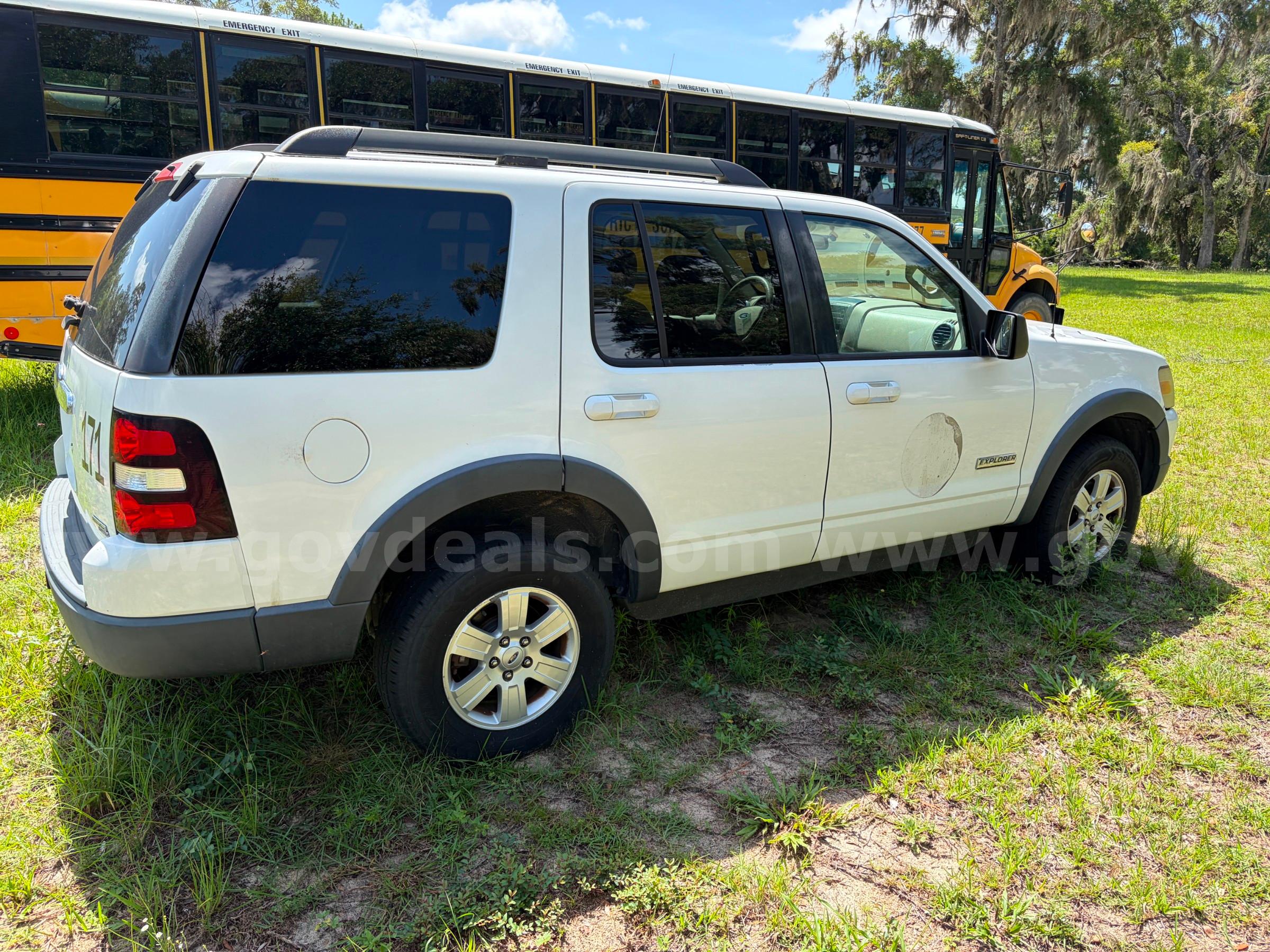 2007 Ford Explorer Ford Explorer Government Surplus Auction - Photo #4
