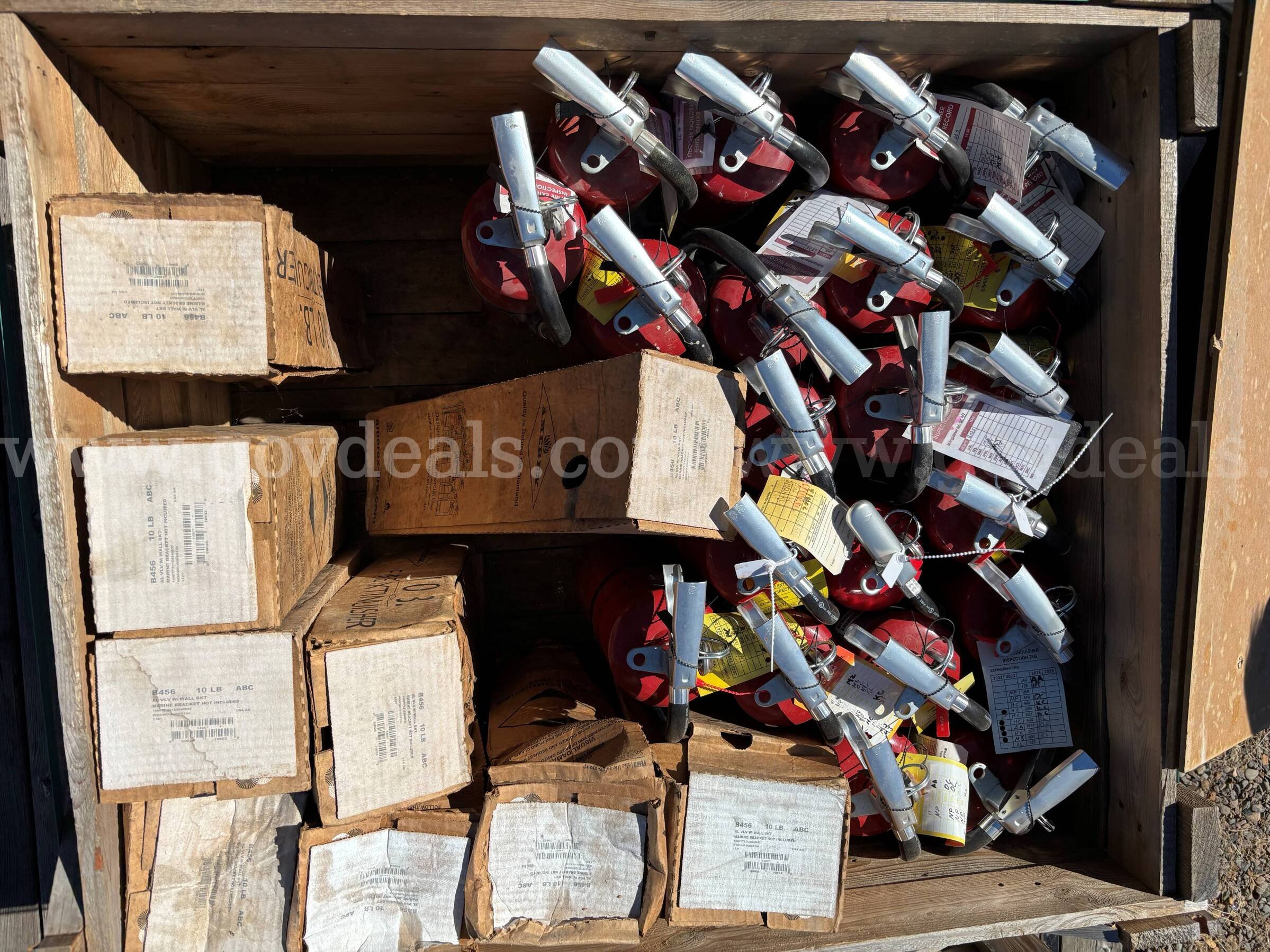 Lot of Fire Extinguishers   Government Surplus Auction - Photo #2